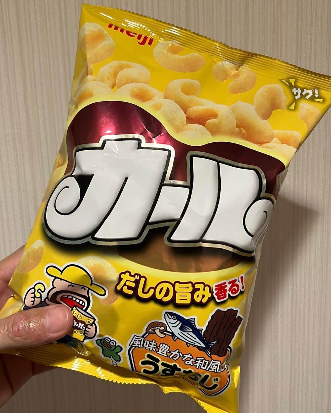 靖乃のインスタグラム：「つい、出来心で…(笑)  本日はいつぶりか解らんぐらい久々のOSAKA MUSE ホンモノ主催ライブに呼んで頂けたので楽しみまーす🌟  #靖乃 #ハイダンシークドロシー #淡路島 #ピン毛」