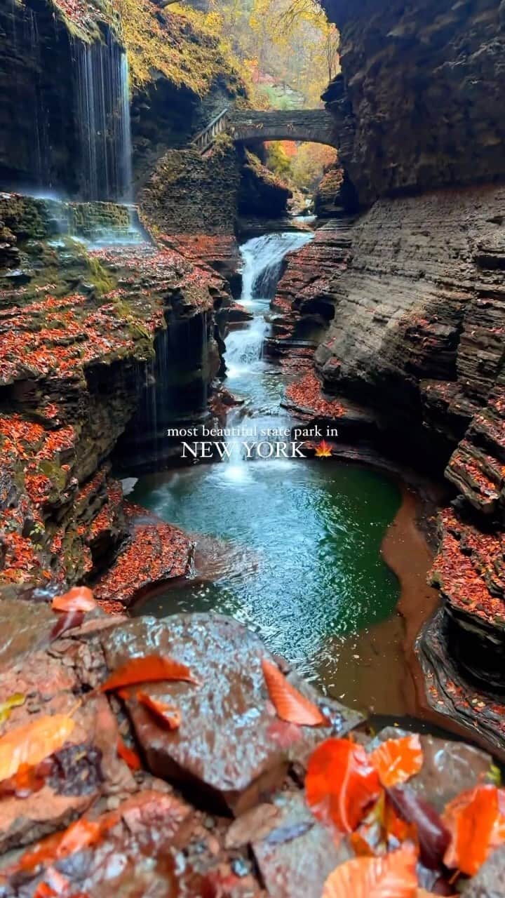 Earth Picsのインスタグラム：「From @globetrottingsu⁠🍁READ CAPTION BELOW ⤵️⁠ ⁠ New York’s prettiest state park, Watkins Glen State Park, is nestled in the heart of the Finger Lakes Region with 19 waterfalls and gorges that are sure to amaze anyone.🍁⁠ ⁠ This park has been on my bucket list for so long but I always skipped it during summer due to insane crowds! This Fall I finally visited at sunrise and fell in love with this enchanted land filled with waterfalls, moss covered walls and innumerable steps amidst all the peak fall foliage!⁠ ⁠ ⁠ If you are near this region, VISIT NOW as Fall is the most magical time to hike in this State Park 🍂⁠ ⁠ ⁠ ⁠𝐓𝐑𝐀𝐕𝐄𝐋 𝐓𝐈𝐏𝐒⁠ ⁠ ✦ Watkins Glen State Park is open year round from dawn to dusk⁠ ⁠ ✦ There is a small admission fee to enter the park ($10), which helps with maintenance and conservation efforts.⁠ ⁠ ✦  Trail Information:⁠  - 𝐆𝐨𝐫𝐠𝐞 𝐓𝐫𝐚𝐢𝐥: This is the main attraction with 832 steps, a stunning trail that winds through the gorge. Expect to get wet, as you’ll walk beside waterfalls. It’s open until mid-late October.⁠  - 𝐈𝐧𝐝𝐢𝐚𝐧 𝐓𝐫𝐚𝐢𝐥: Offers a higher, drier path with equally breathtaking views.⁠ ⁠ ✦ Fall is a popular time to visit, so go early in the day to avoid crowds, preferably at sunrise.⁠ ⁠ ✦  The most beautiful spots to visit are:⁠  - Rainbow Falls⁠  - Cavern Cascade⁠  - Glen of Pools⁠  - Suspension Bridge ⁠  - Frowning Cliff ⁠  - Lily Pond⁠ ⁠ ✦ Don’t forget your camera; the park offers fantastic photo opportunities with the colorful foliage and waterfalls.⁠ ⁠ ✦ Stay on designated trails, wear appropriate footwear, and be cautious of slippery rocks.⁠ ⁠ ✦ There are restroom facilities and a gift shop near the park’s entrance.⁠ ⁠ ✦ If you have more time, explore the charming town of Watkins Glen, visit wineries, or head to Seneca Lake or Ithaca for more scenic views.⁠ ⁠ ⁠ Video clips are taken on 22nd Oct 2023.⁠ ⁠ ⁠ ⁠ 📍Watkins Glens State Park, Finger Lakes, New York, USA⁠ ⁠🎥 @globetrottingsu⁠」