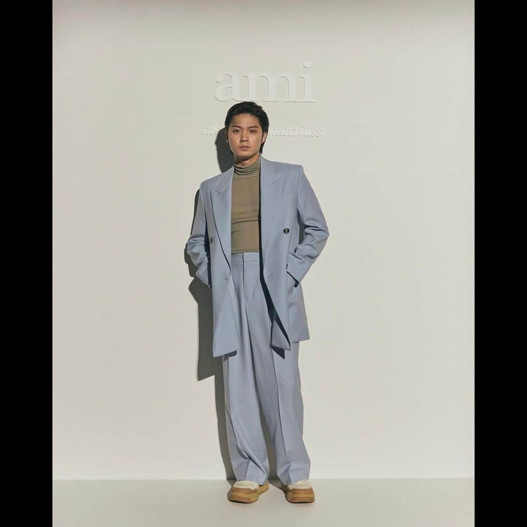 磯村勇斗さんのインスタグラム写真 - (磯村勇斗Instagram)「.  『AMI PARIS FW23』  ローンチパーティに参加してきました。  今回着ているセットアップの着心地が最高です。 モダンなデザインに、シルエットがとてもソフトでリラックスした着こなしができます。  @amiparis  #AmiFW23  #AmiParis #PR」11月1日 23時40分 - hayato_isomura