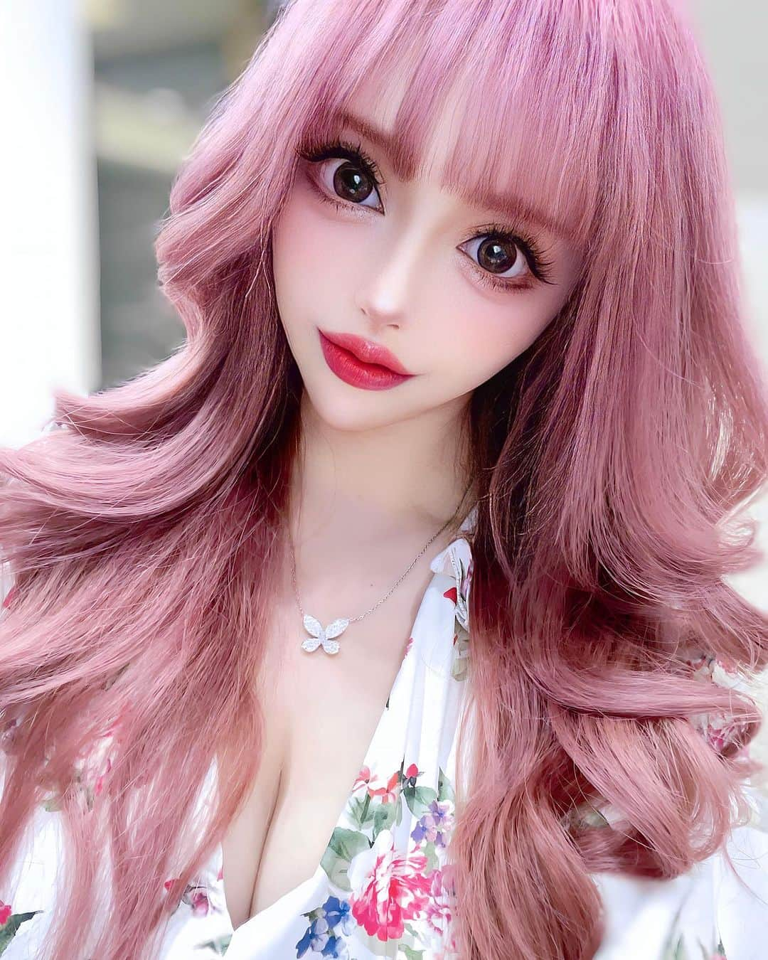 ヴァニラのインスタグラム：「🐰🍓  ヘアメンテの日💖 ピンク入れる度に理想の 青み系ピンクに近づいてきてうれぴ🐥🪄︎︎✨  担当さくさん🤍 @ankhcross_saku   . . . . . . . . . . . . #beautiful #happy #like4like #love #fashion #cute  #tbt #followme #picoftheday #follow #art #autumn #me #selfie #nature #smile #photooftheday #instagood #instagram #instadaily #style #travel #girl #instalike #likeforlike #life   . .」