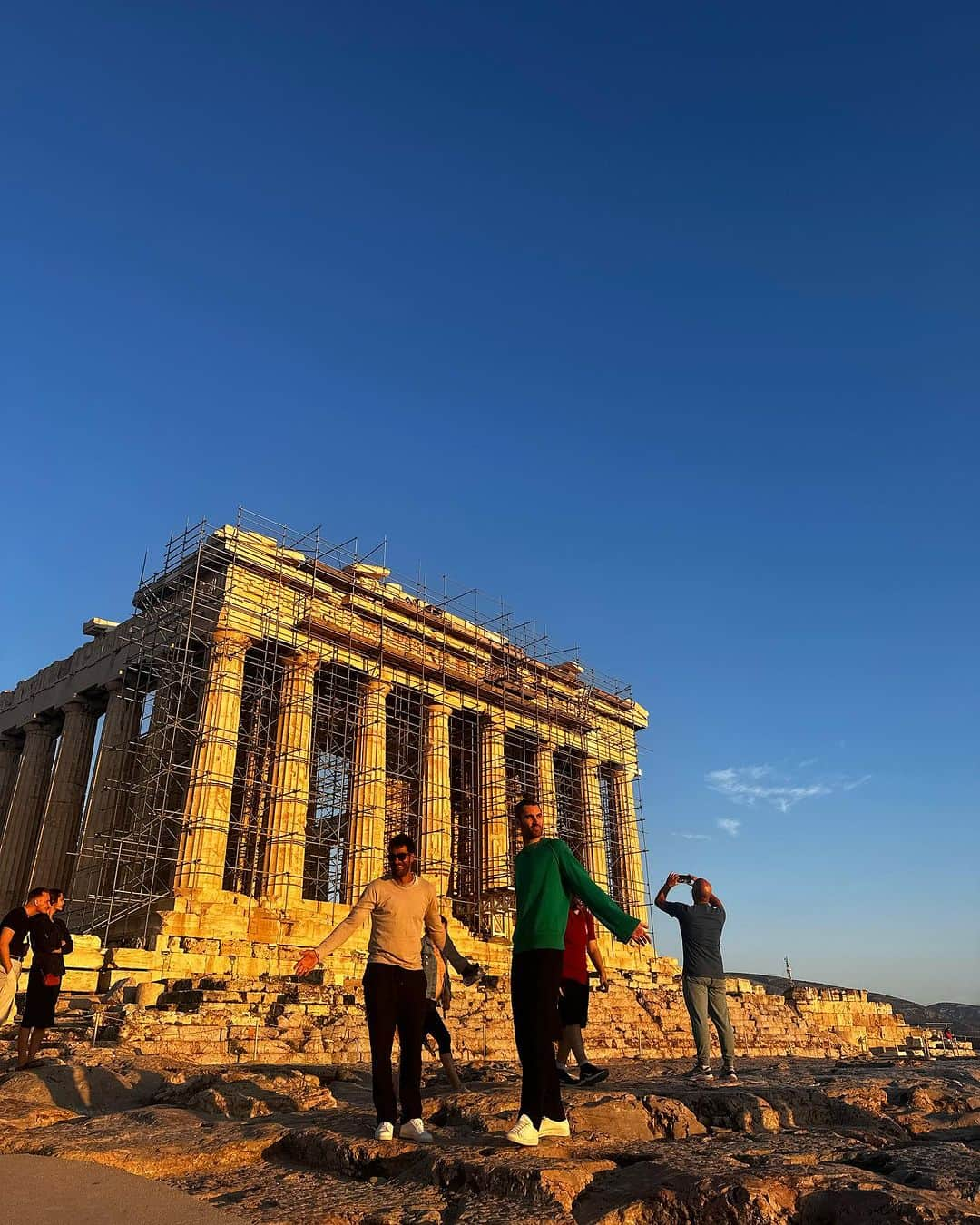 アビゲイル・スペンサーさんのインスタグラム写真 - (アビゲイル・スペンサーInstagram)「Abigail at the Acropolis. 🇬🇷」11月1日 23時45分 - abigailspencer