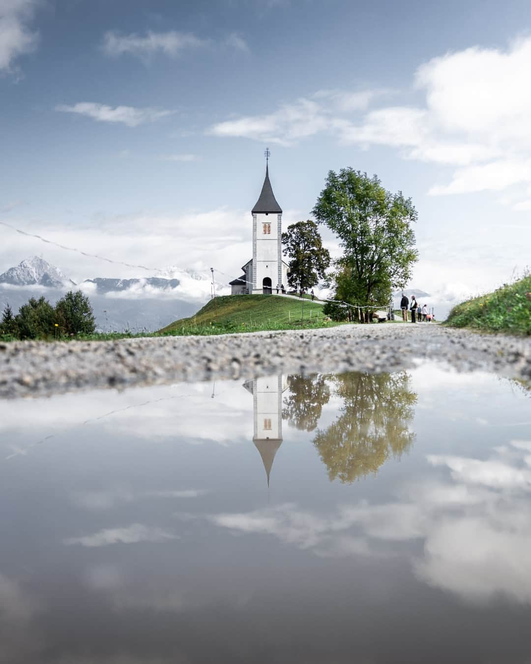 Canon UKさんのインスタグラム写真 - (Canon UKInstagram)「Early morning adventures with views that take your breath away ✨   In the depths of Slovenia sits Jamnik - one of the most photographed villages in the country. It's a place known for its picturesque backdrops, unparalleled natural beauty and the church of St. Primož and Felicijan sitting on top of a hill surrounded by spectacular mountains.  Whilst visiting the town, Kieran was guided on an early morning adventure by their B&B host in return for taking some shots of her cottage. What an unforgettable trip and great opportunity to learn about the history of the village while sharing a passion for photography.  📷 by @kieranvisuals   #myphotography #photogear #canonshooter #mycamerabag #canongear #cameraaddict #dailygear #canonuk #mycanon #canon_photography #canoncamera #EOSR」11月1日 23時46分 - canonuk