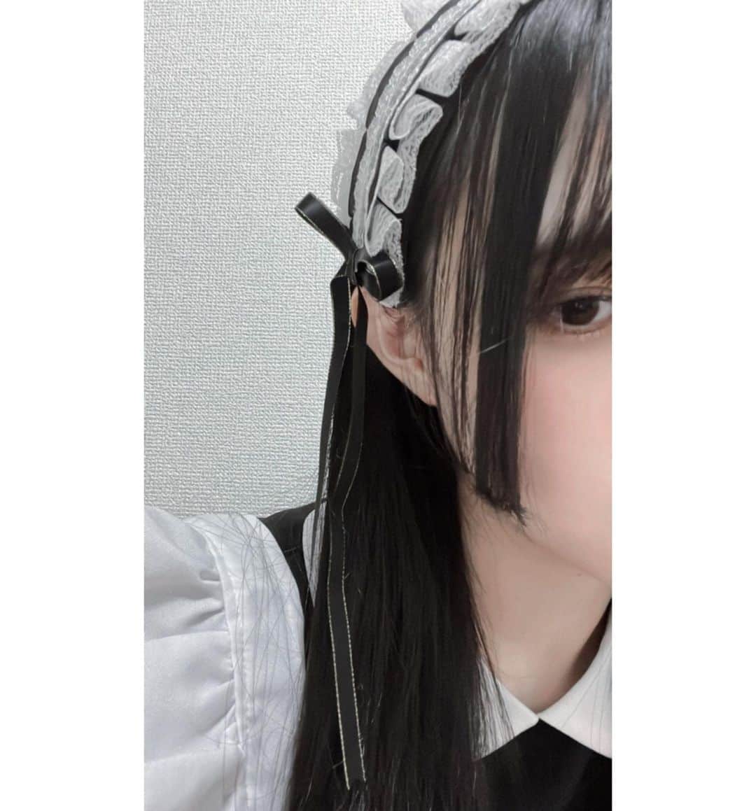 大曲李佳のインスタグラム：「🫖🛁🪞  昨日投稿したかったけど間に合わなかった〜🥲 昨日の配信で仮装しました、メイドさんです😉 最後の髪型は中華風メイドみたいって言われたのでこのポーズで🫸🏻🤛🏻  #halloween #メイド」