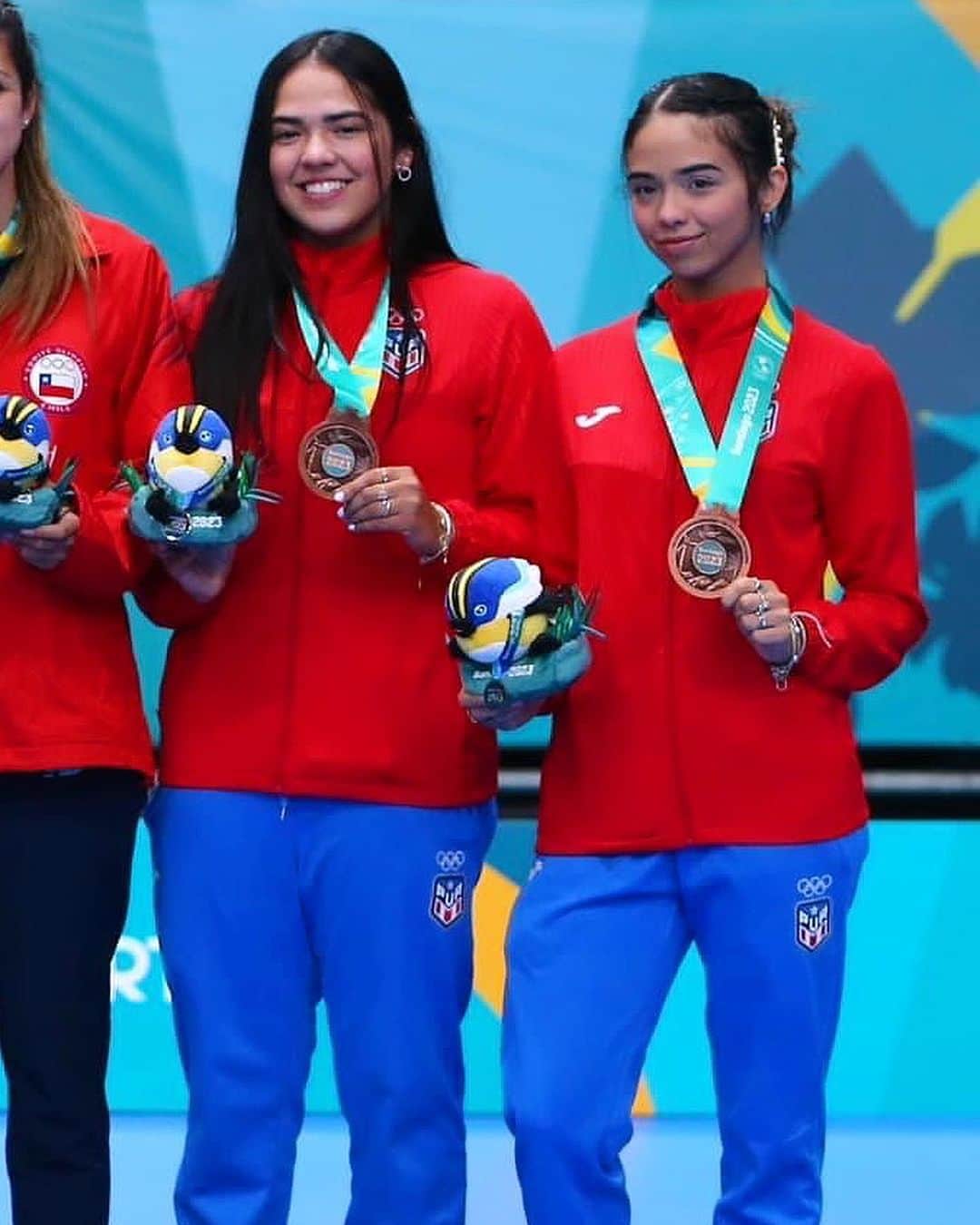 DIAZ Melanieのインスタグラム：「Otra vez juntas en el podio de unos Juegos Panamericanos, gracias a Dios♥️⭐️ mañana comienza el por equipos, VAMOS🇵🇷🤍」