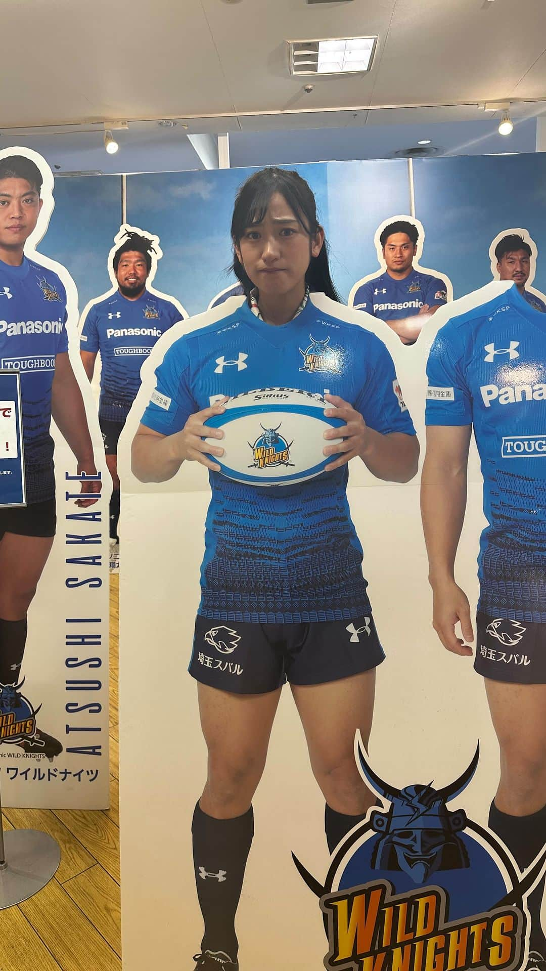 内田ゆめのインスタグラム：「この間、ラグビー展示会行ってきた🏉💙 テンション上がりすぎましたね(ง ˙ω˙)ว♪ この間ラジオでも話したけど、ゆめのポジションはスクラムハーフです🏉  みんなはどんなスポーツがすき？  イベント予定🌷  11月19日対バンライブ⭐️all チーム  11月29日対バンライブ🗼一期生スペシャル  今年も後少し！！！！！！！！！ 待ってるよー(*^◯^*)  #東京ドーム #都市対抗  #都市対抗野球  #売り子  #ビール売り子 #野球女子  #プロ野球 #高校野球   #野球好きな人と繋がりたい  #野球女子   #ラグビー  #ラグビーワールドカップ  #ラグビー観戦  #ラグビー場  #ワイルドナイツ  #rugby」