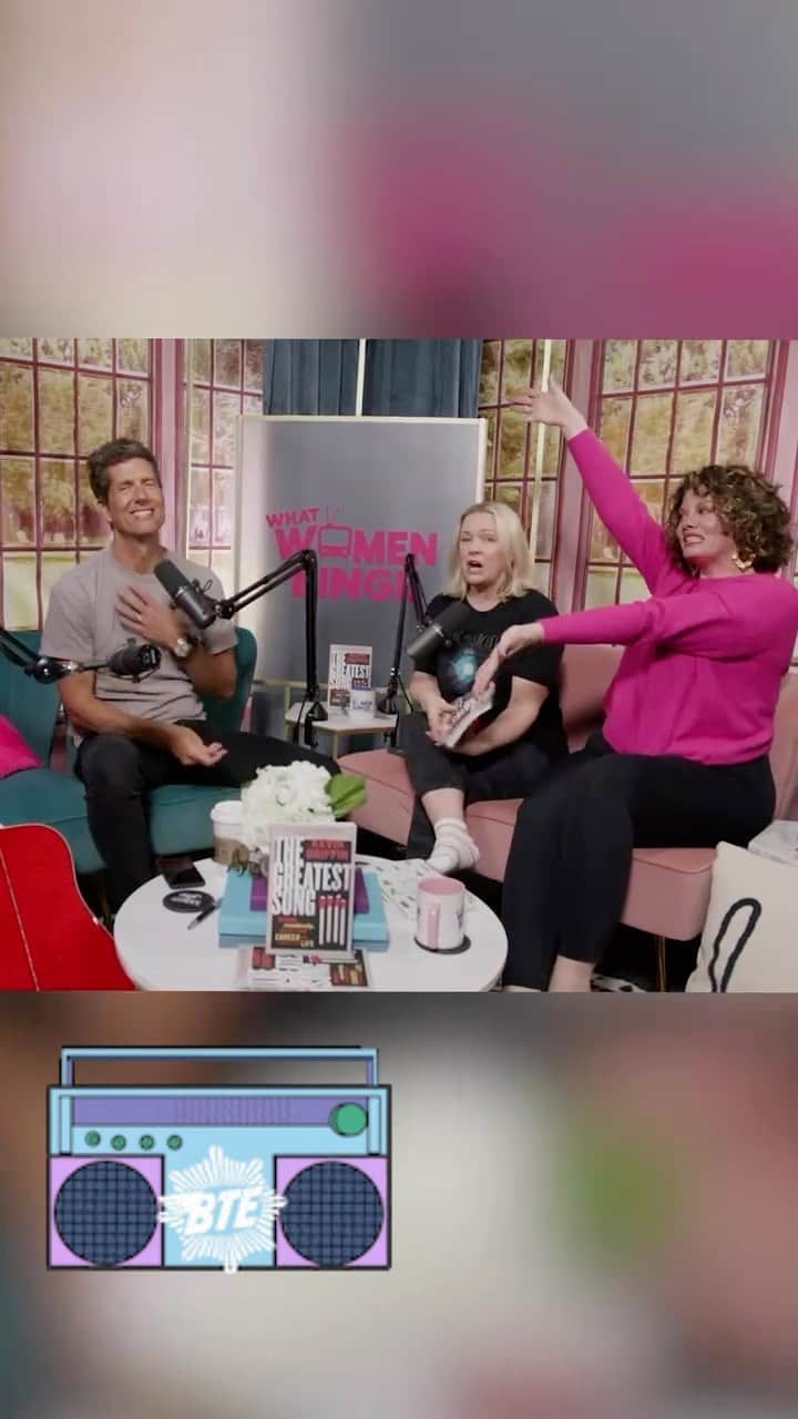 メリッサ・ジョーン・ハートのインスタグラム：「This episode is GOOD. Get it? This week we have one our favorite guests - @kevinmgriffin from @wearebetterthanezra ! We talk about his new book, The Greatest Song, his amazing career, an awkward run in with Gavin Rossdale AND he plays a few BTE classics and one he wrote for @howiekday we think you’ll recognize!   This episode is hilarious and you need to see it. Link in bio!」