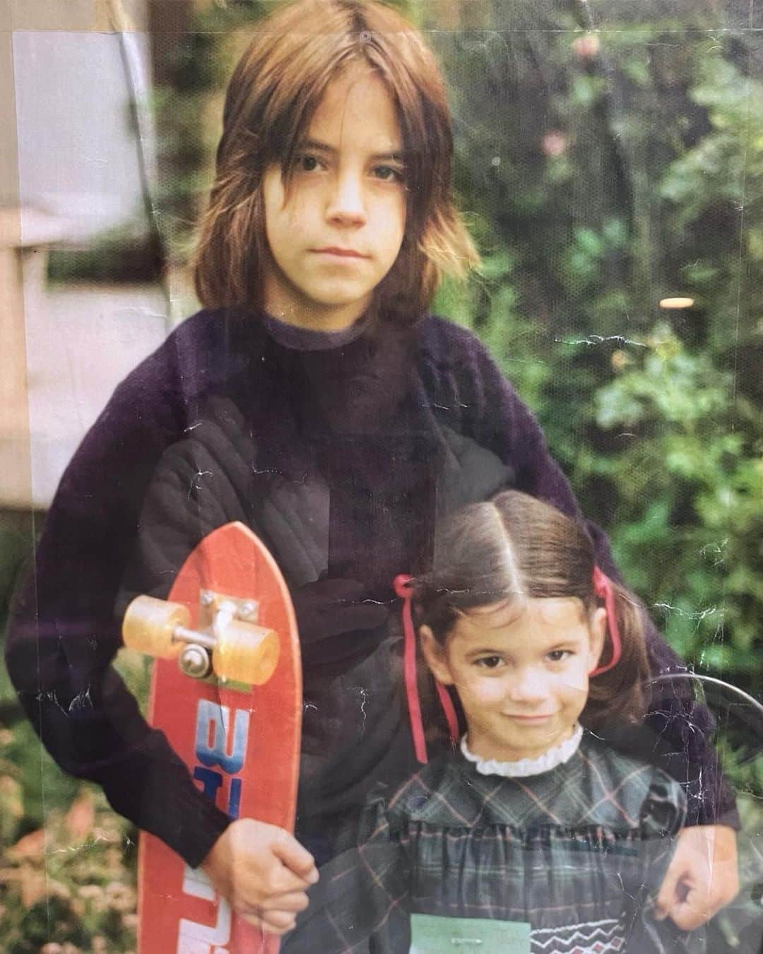 Red Hot Chili Peppersのインスタグラム：「Happy Birthday Anthony ❤️❤️❤️❤️❤️ (📸compliments of Anthony’s sister Julie, pictured here with 12 yr old big bro on her 1st day of school)」