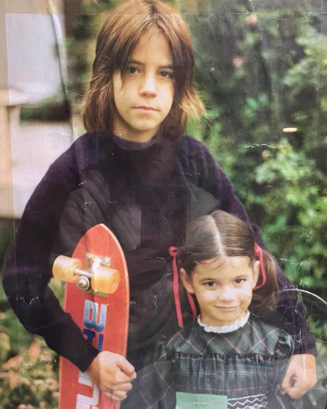 のインスタグラム：「Happy Birthday Anthony ❤️❤️❤️❤️❤️ (📸compliments of Anthony’s sister Julie, pictured here with 12 yr old big bro on her 1st day of school)」