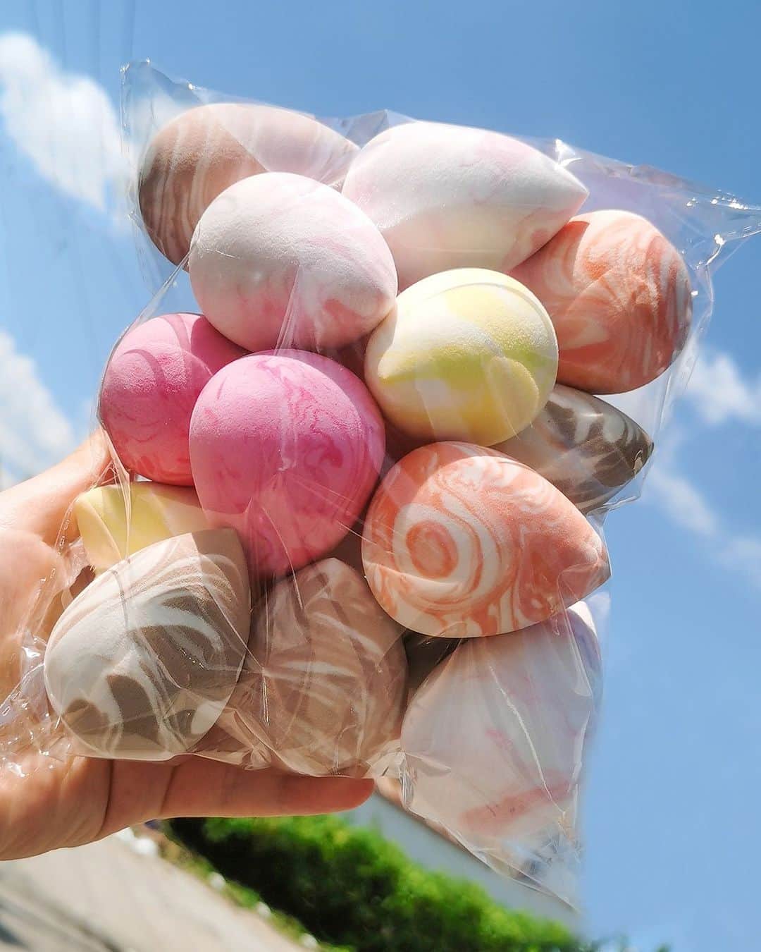 SHEINのインスタグラム：「Blending in but always standing out, because beauty sponges don't have to be boring! 💋✨ Which sets would give your glam station an instant mood boost? 👇  🔎 23729163 17625122 23650680  #SHEIN #SHEINforAll #SHEINstyle #fashion #chic #saveinstyle」