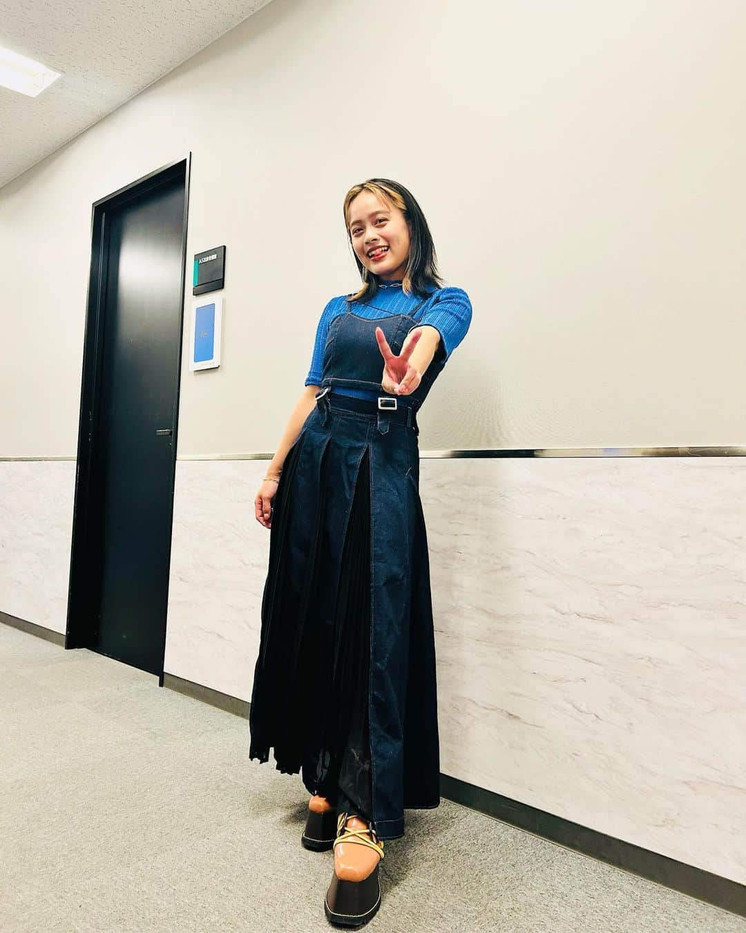 清水美依紗のインスタグラム：「PLAYLIST 新曲Styleテレビ初歌唱でした🎤 ありがとうございました☺︎」