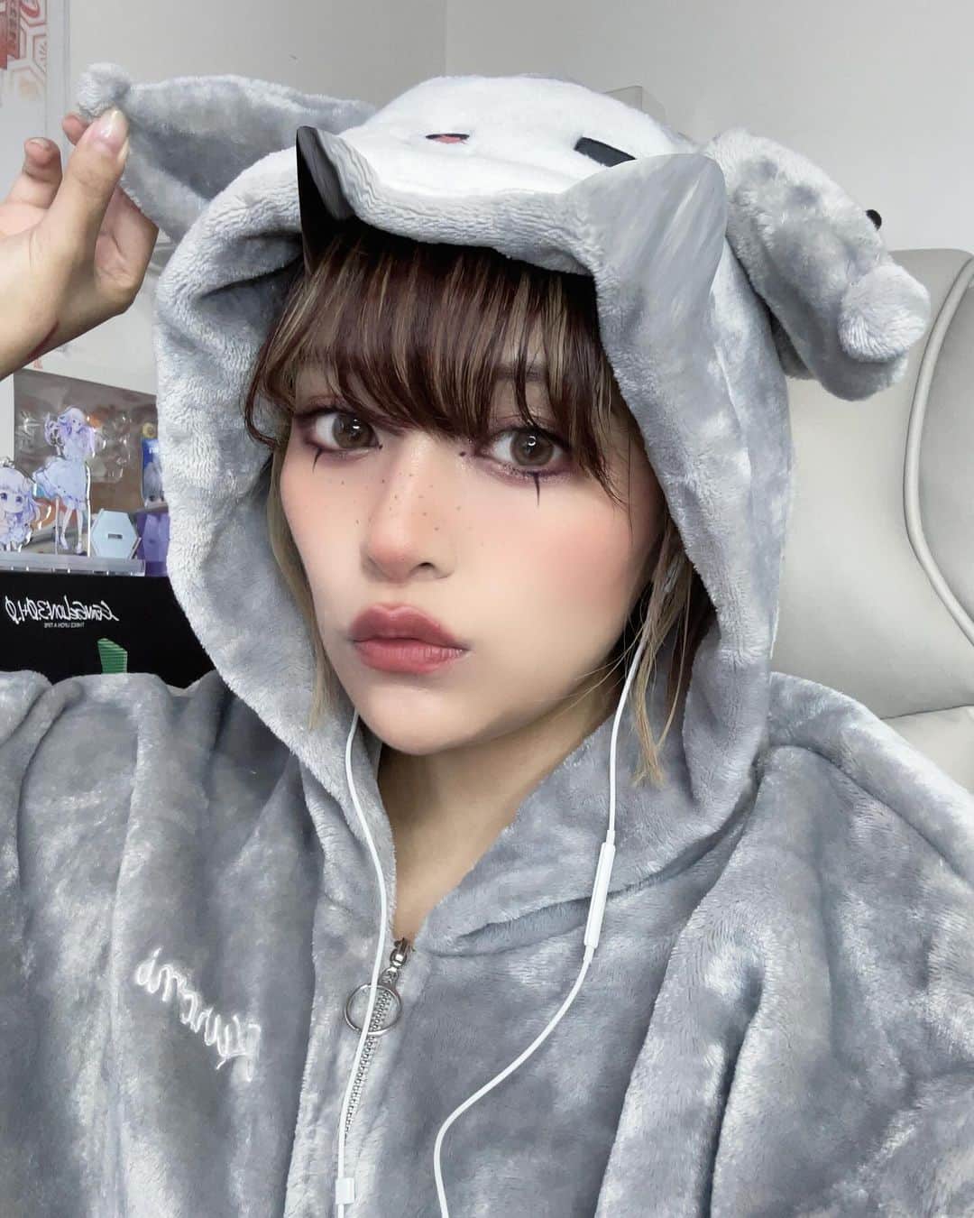大滝友梨亜のインスタグラム：「はっぴーはろうぃん①🎃💜  クロミちゃん💜😈🖤 はぴばだよん🫶   #ハロウィン   #halloween   #クロミ」