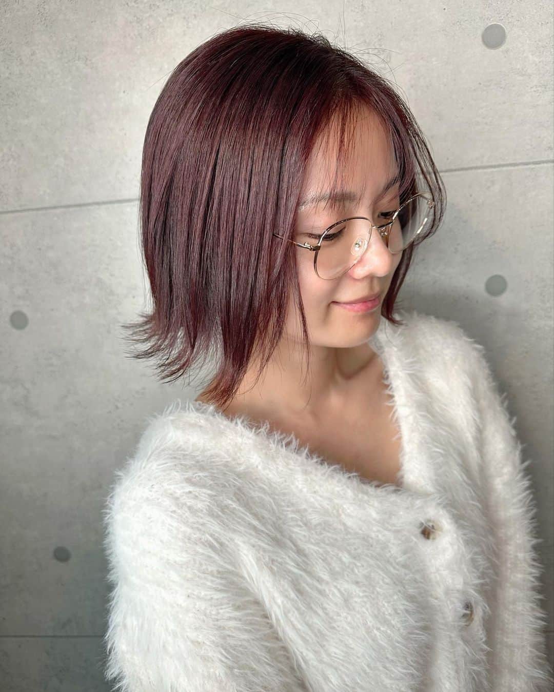 清水由紀さんのインスタグラム写真 - (清水由紀Instagram)「🤍🤍  11月突入〜 最近、次の作品に合わせて髪の毛をメンテナンスしたんだけど、その色味が秋冬にいい感じで上機嫌な日々です🤸‍♀️ 記録用に残しておきます📝ぴんくとばいおれっと🩷💜」11月1日 15時51分 - shimizu_yuki_official_