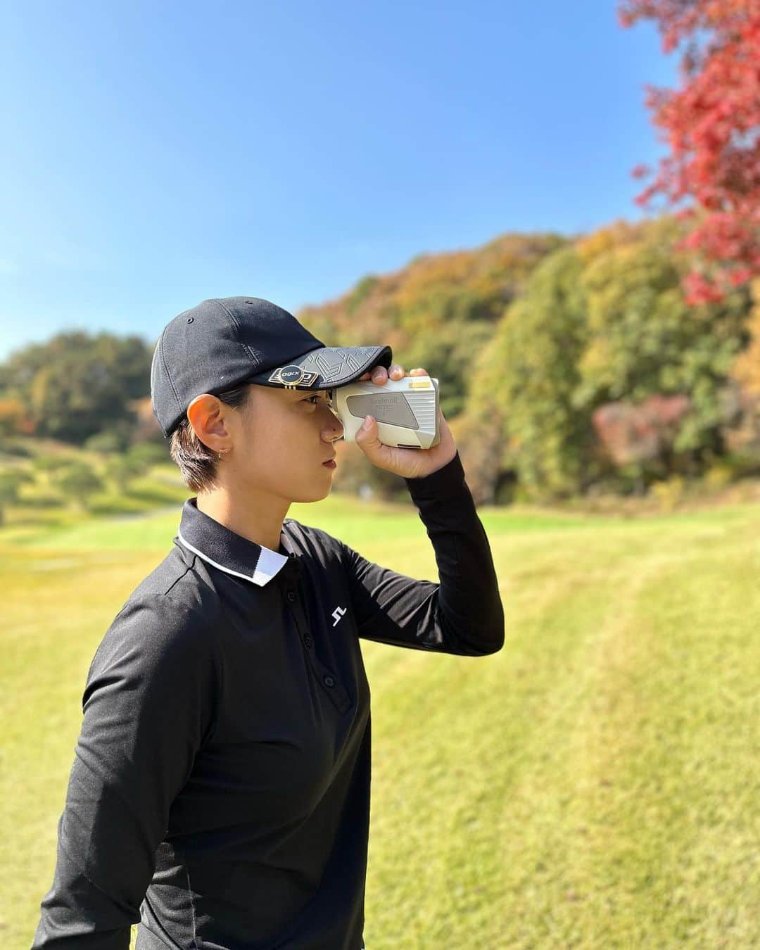 チェ・ナヨンさんのインスタグラム写真 - (チェ・ナヨンInstagram)「부쉬넬 코리아 @bushnell_korea 에서 생일 선물을 주셨어요 😍 감사합니다!! 하얀색이 참 예뻐요 ^^ 이름까지 새겨주시니 잃어버릴 일도 없네요 🫢 부쉬넬에서 거리측정 워치도 나왔으니 많은 관심 부탁드려요 ☺️」11月1日 16時10分 - nychoi87