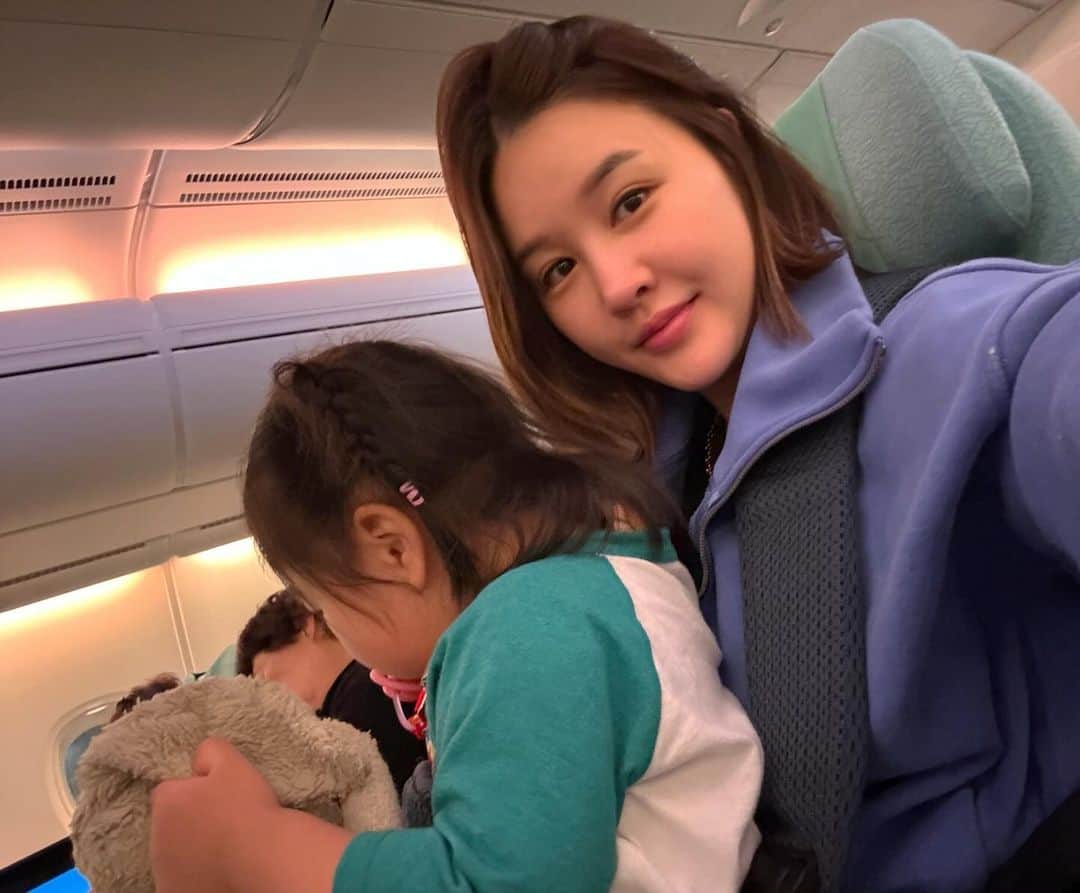 パク・ウンジのインスタグラム：「벌써 많이 힘드네 😅 잘 가보자 💛」