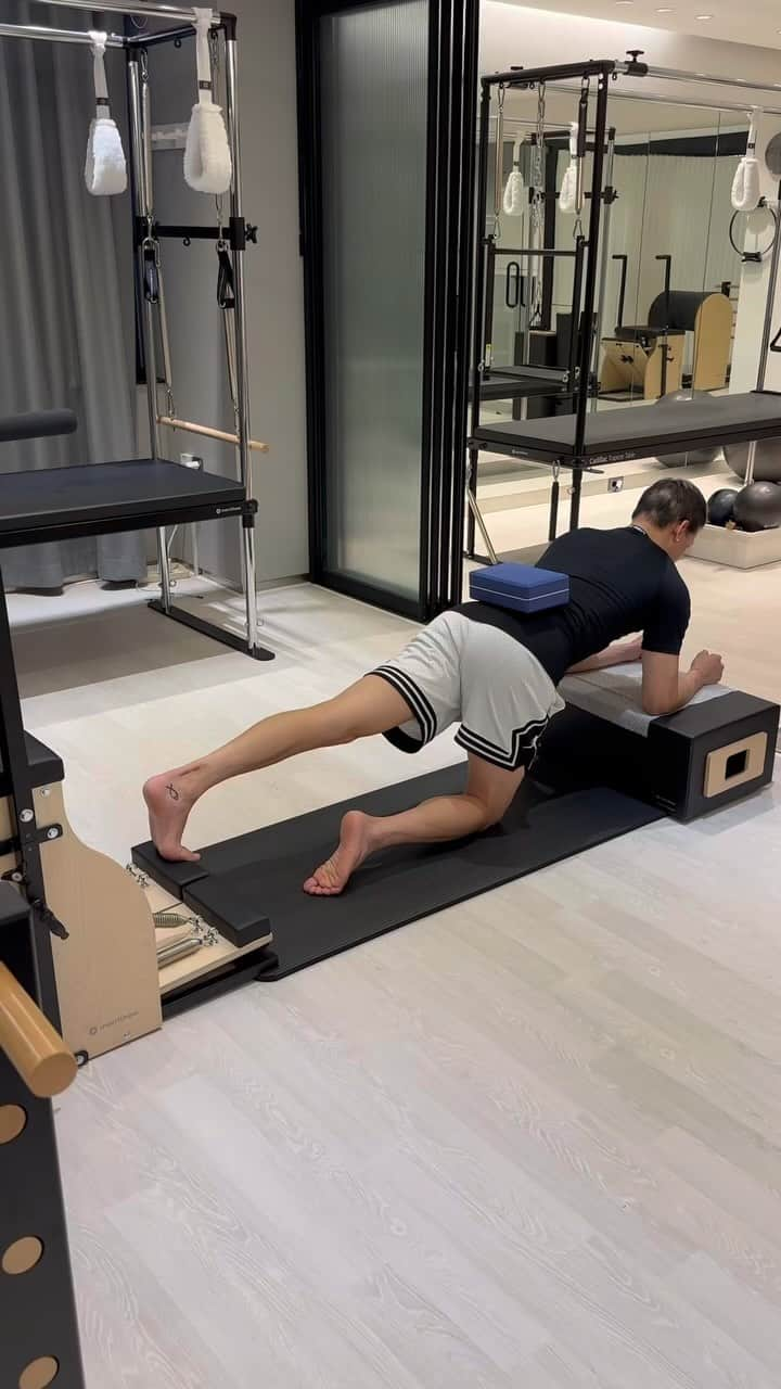 プニエル のインスタグラム：「Pilates teacher said my back has gotten a lot better! I’ve been doing pilates 3 times a week but they said I only have to come twice a week now! Road to recovery!!!  필라테스 쌤이 허리 많이 좋아졌다고 해서 원래 주3회 다녔는데 이제 주2회 만 와도 될것같다고했어! 회복의길!!!」