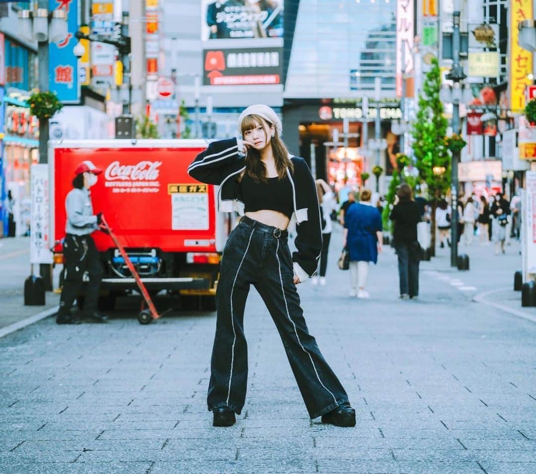 大葉めものインスタグラム：「フリーランスのタレント〝Memo〟として活動行くことになりました。  これまでのイベントの際取材を受け、各メディア様に取り上げていただいて記事になっていた内容とは動きが変わってる現状となります。  昨日配信で先にお話しさせていただきましたが、私のただただ貴方達に会いたいというその気持ちを何よりも優先させていただいて、 11月は信頼をおいている企業様と業務提携を結び、撮影会・イベントを行うことになりました。  （ストーリーズに11月予定記載）  その間に改めて自分の気持ちと向き合い今後の方向性を決めていくつもりです。 何か決まり次第、随時ご報告させていただきます。  改めて本日11/1より  〝Memo〟をよろしくお願いいたします。」