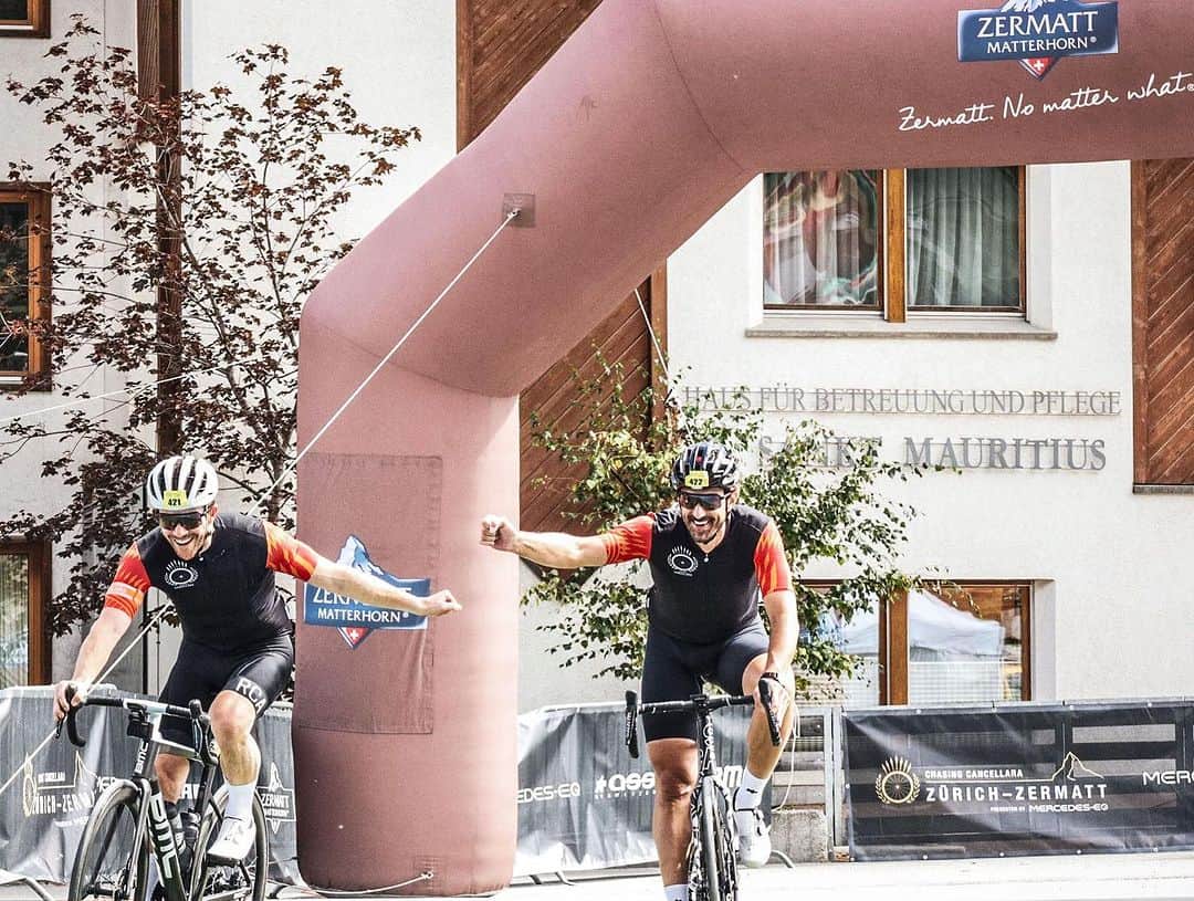 ファビアン・カンチェラーラのインスタグラム：「Join our Chasing Cancellara events next year! 🥳 Sharing the road with like minded cyclists, riding through epic Swiss landscapes, accomplishing personal challenges – always a memorable experience.🙌🏼 Sign up no and be part of it 👉🏼 @chasingcancellara  #ChasingCancellara #TeamCancellara #WeRideBernZermatt #BernZermatt #WeRideZurichAndermatt #ZurichAndermatt #DillierClassic #GranfondoVaduz #spartacus #cycling #cyclist #cyclingpassion #cyclinglife #cyclinglifestyle #cyclingphotos #instacycling #roadcycling #ultracycling #Ultrafondo #Schweiz #Switzerland #Suisse #Svizzera #outsideisfree #fromwhereiride #roadslikethese #SetteFamily」