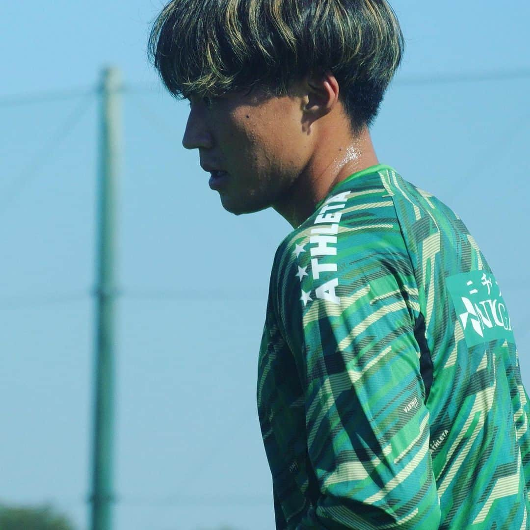 東京ヴェルディさんのインスタグラム写真 - (東京ヴェルディInstagram)「Training Session!!  Hard work👊️  #tokyo #verdy #tokyoverdy」11月1日 16時46分 - tokyo_verdy