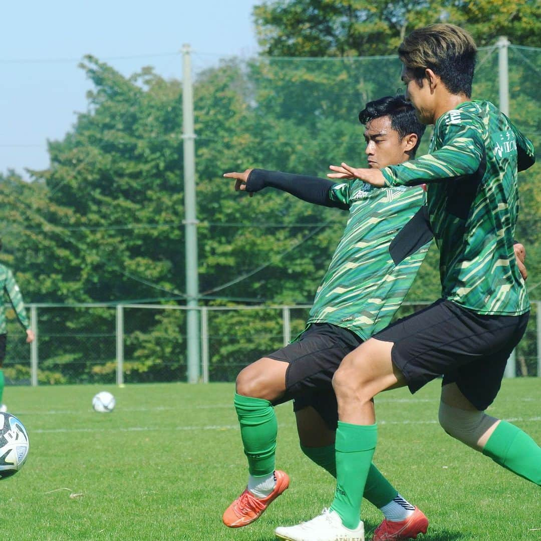 東京ヴェルディさんのインスタグラム写真 - (東京ヴェルディInstagram)「Training Session!!  Hard work👊️  #tokyo #verdy #tokyoverdy」11月1日 16時46分 - tokyo_verdy