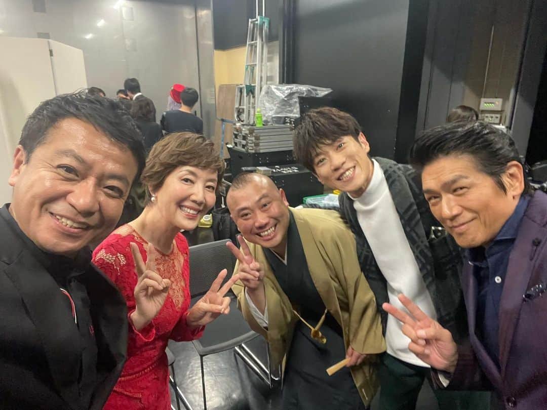 中山秀征さんのインスタグラム写真 - (中山秀征Instagram)「本日は二子玉川にて「第30回キネコ国際映画祭」オープニングイベントです🎥 このあと皆さんと一緒に生吹き替えも挑戦します！ キネコ国際映画祭は11/6(月)まで開催しておりますので、是非足を運んでみてください😊」11月1日 16時56分 - hidechan0731