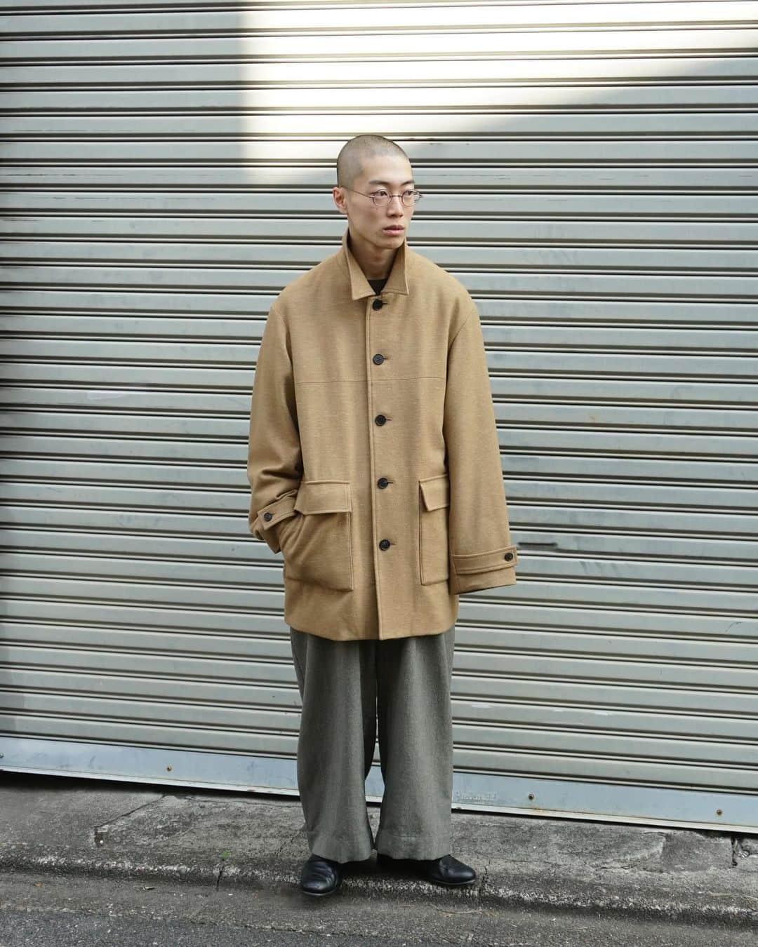 1LDKさんのインスタグラム写真 - (1LDKInstagram)「〈 UNIVERSAL PRODUCTS. 〉 ⁡  "OPEN COLLAR HALF COAT" COL: BLACK / CAMEL SIZE: 2 / 3 ¥52,800 TAX IN   "WIDE TROUSERS" COL: BLACK / CAMEL SIZE: 1 / 2 / 3 ¥39,600 TAX IN⁡ ⁡ 着用詳細 Page2: 181cm / 上下共にSIZE3 Page3: 180cm / SIZE3 Page4: 166cm / SIZE2 ⁡ 取扱店舗 1LDK ( @1ldk_nakameguro ) 1LDK AOYAMA ( @1ldk_aoyama )  1LDK ONLINE STORE  ※ 1LDK AOYAMAはOPEN COLLAR HALF COATのみお取り扱いがございます。 ⁡ #universalproducts @universal__products #1ldk #1ldkaoyama #1ldkshopofficial」11月1日 17時00分 - 1ldk_shop