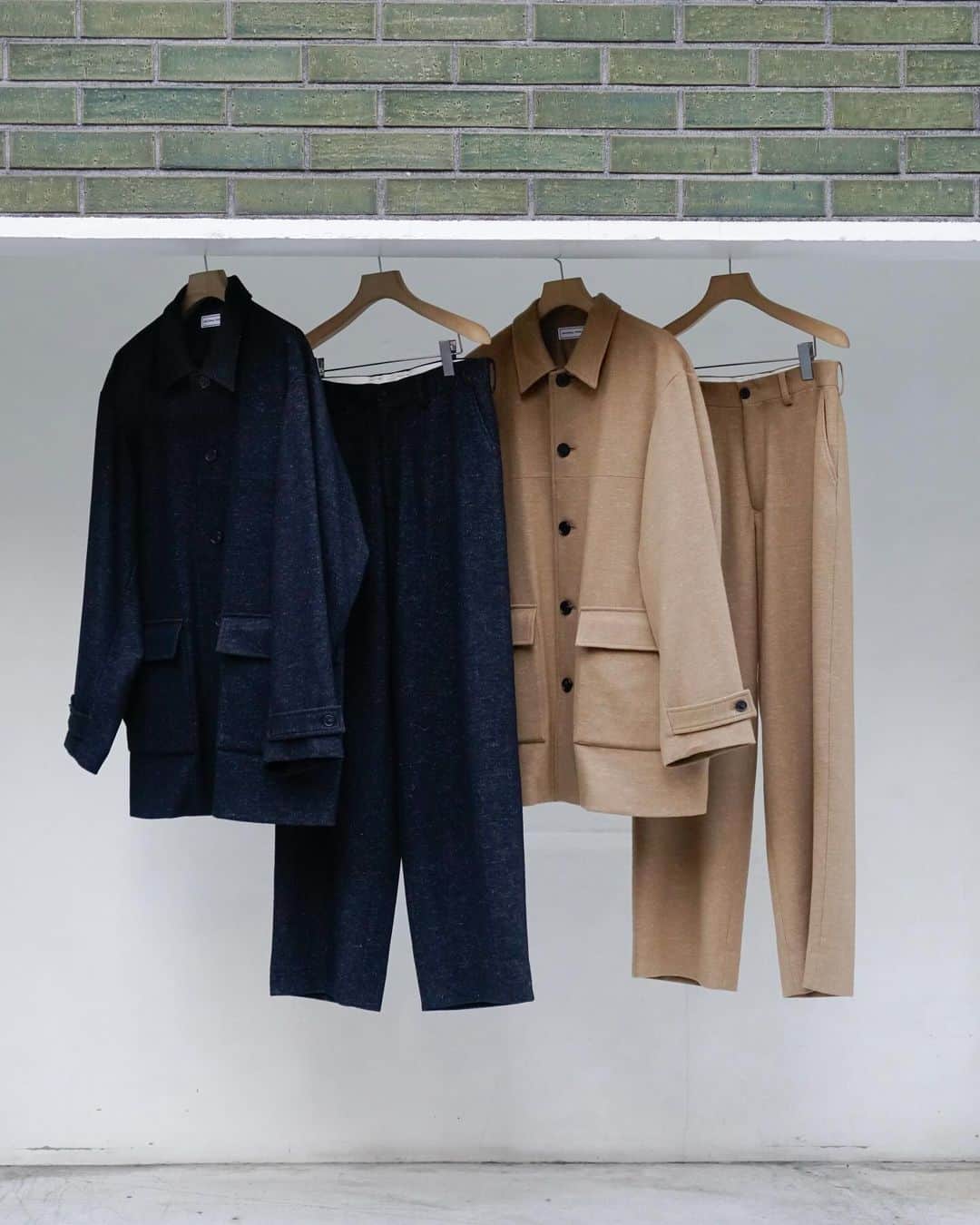 1LDKのインスタグラム：「〈 UNIVERSAL PRODUCTS. 〉 ⁡  "OPEN COLLAR HALF COAT" COL: BLACK / CAMEL SIZE: 2 / 3 ¥52,800 TAX IN   "WIDE TROUSERS" COL: BLACK / CAMEL SIZE: 1 / 2 / 3 ¥39,600 TAX IN⁡ ⁡ 着用詳細 Page2: 181cm / 上下共にSIZE3 Page3: 180cm / SIZE3 Page4: 166cm / SIZE2 ⁡ 取扱店舗 1LDK ( @1ldk_nakameguro ) 1LDK AOYAMA ( @1ldk_aoyama )  1LDK ONLINE STORE  ※ 1LDK AOYAMAはOPEN COLLAR HALF COATのみお取り扱いがございます。 ⁡ #universalproducts @universal__products #1ldk #1ldkaoyama #1ldkshopofficial」