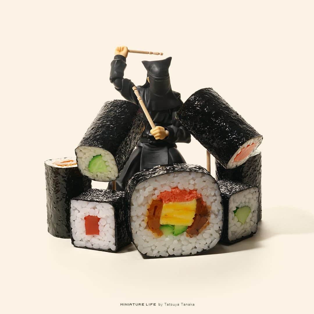 田中達也さんのインスタグラム写真 - (田中達也Instagram)「Sushi Selection🍣 #すしの日 ということで寿司をテーマにした作品を集めました。」11月1日 17時00分 - tanaka_tatsuya