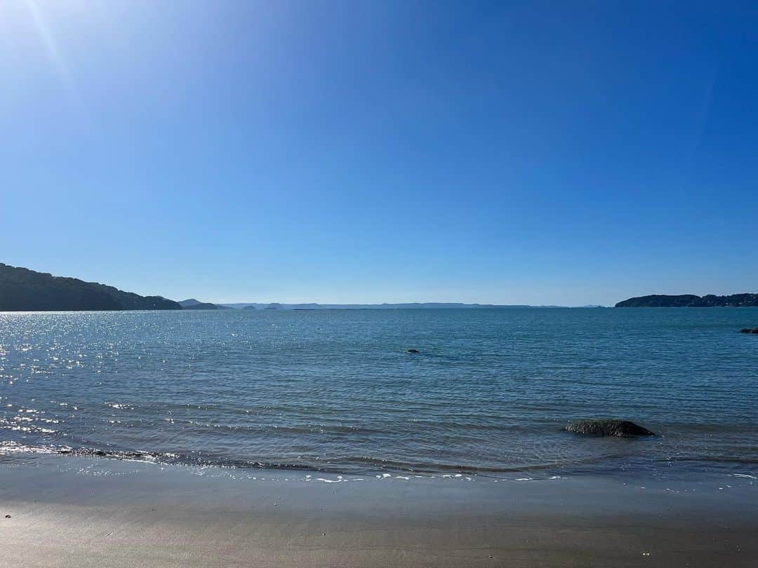 北川ひかるのインスタグラム：「. . やっぱり海が好き🌊 この大きく広がってる世界で 狭く生きる必要はない🤙 #冒険だ」