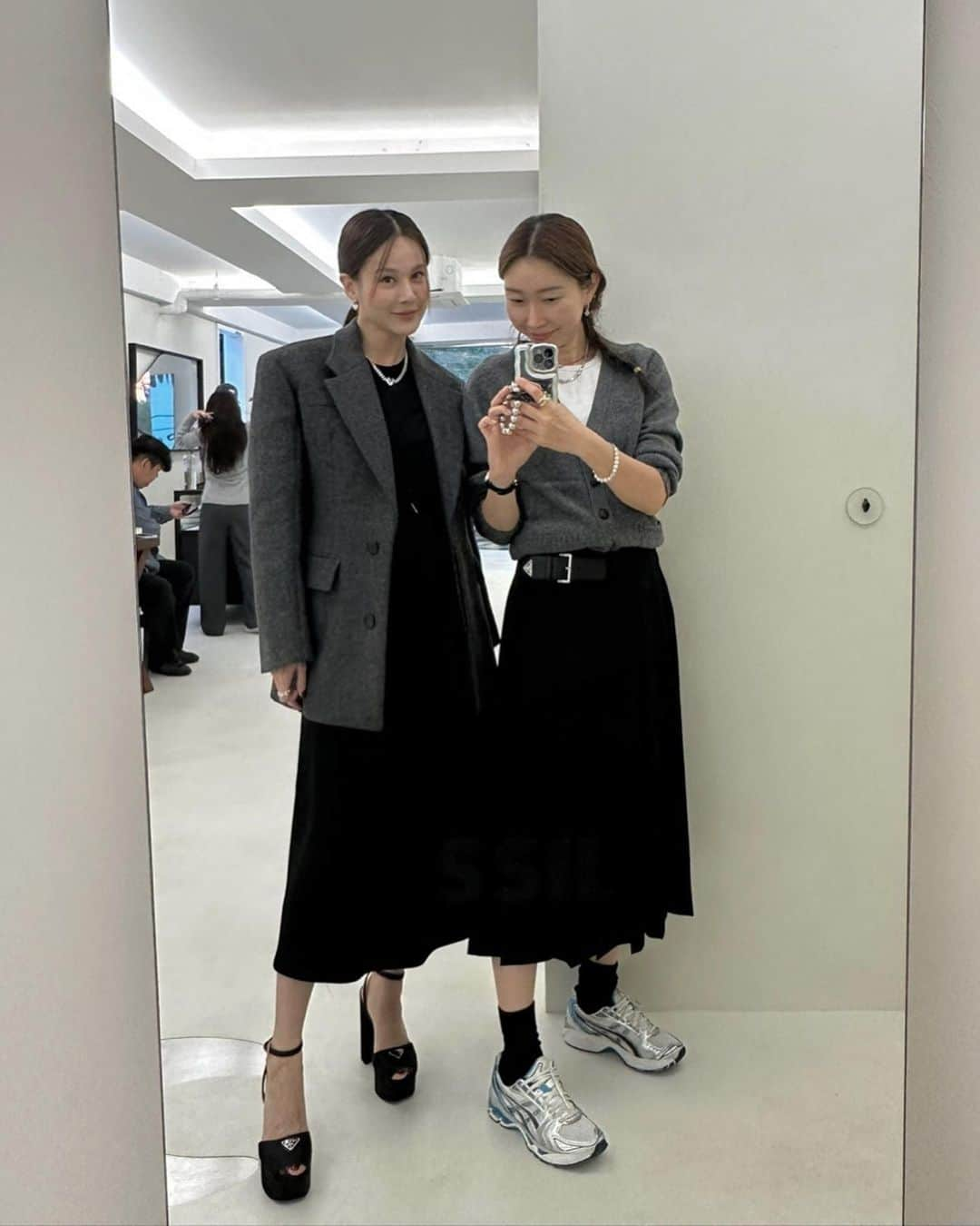 Ivyさんのインスタグラム写真 - (IvyInstagram)「쥬얼리는 내게 항상 어려운 패션아이템이었어요.  @s_s.il 영실대표의 데일리 아이템만 따라해도 룩이 살아나는 마법을 경험한후 이제 쥬얼리는 필수!  이제 내 쥬얼리케이스에 가장 많은 지분의 에스실🖤 이번 클로버 컬렉션 진짜 너무 이뻐요! 언제나 응원하고 사랑해요~」11月1日 17時31分 - greentee.park