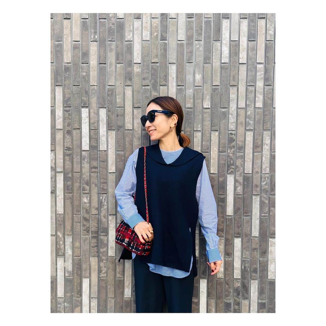 yori designerさんのインスタグラム写真 - (yori designerInstagram)「💙  圧縮セーラーカラーベスト 本日21時発売です。  #yori_japan  @_y_o_r_i_」11月1日 17時38分 - yoko915