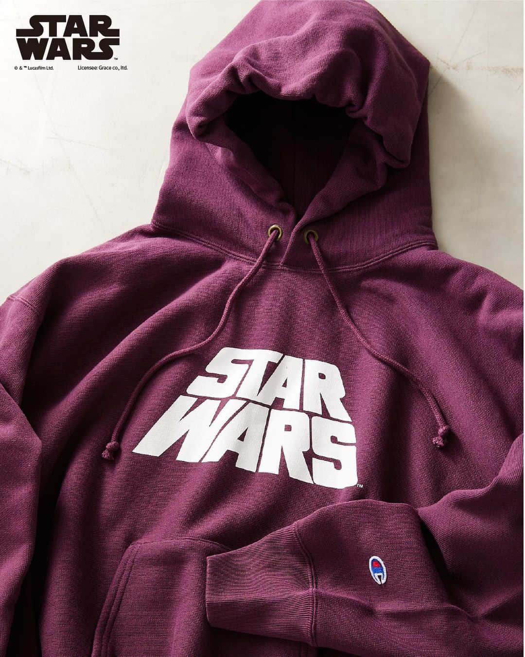 JOURNAL STANDARD relumeさんのインスタグラム写真 - (JOURNAL STANDARD relumeInstagram)「JOURNAL STANDARD relume × CHAMPION【STAR WARS】  SF映画の金字塔、『STAR WARS/スター・ウォーズ』デザインのアイテムが登場！  『STAR WARS』は世代を超え、老若男女に愛される不朽の名作。 ボディには変化する時代の中で変わらず愛され続る名作スウェット、チャンピオンの「リバースウィーブ」を使用。 全く別ジャンルでありながら『STAR WARS』とリバースウィーブの普遍性にrelumeは親近感を持ち、今回のスペシャルなコレクションが前回に引き続き実現です。  クルーネックスウェット、パーカーの２種類をご用意しています。  No.23070465001430 《予約》【STAR WARS】CHAMPION 別注リバースウィーブ クルーネックスウェット ¥16,500  No.23070465001530 《予約》【STAR WARS】CHAMPION 別注リバースウィーブ スウェットパーカー ¥17,600  #STARWARS #スターウォーズ #Champion #リバースウィーブ #journalstandardrelume  #ジャーナルスタンダードレリューム」11月1日 17時52分 - js_relume