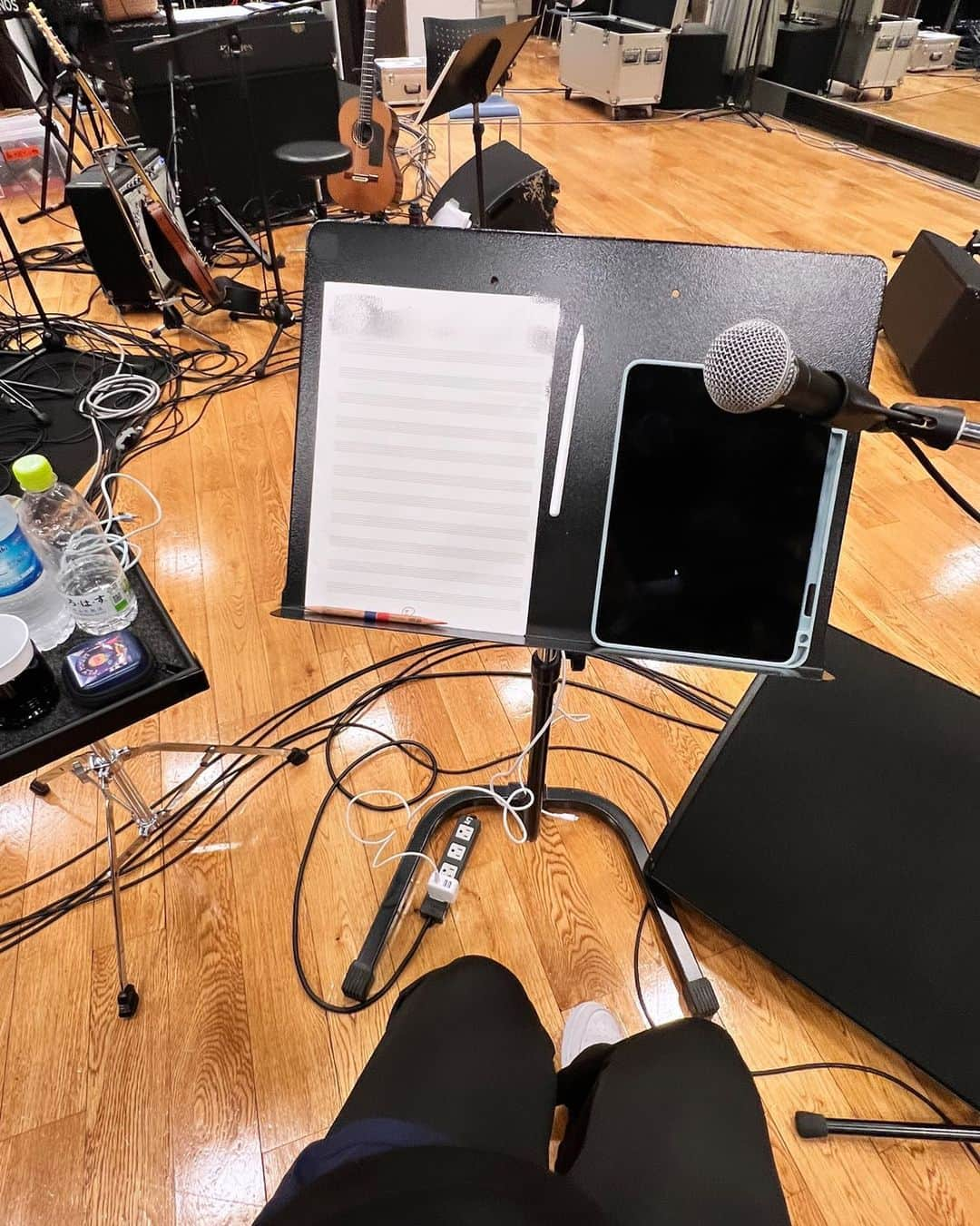 YURIのインスタグラム：「りはりはりはりは🎤🎤 このスタジオ久しぶりだー Rehearsals in full effect✨」