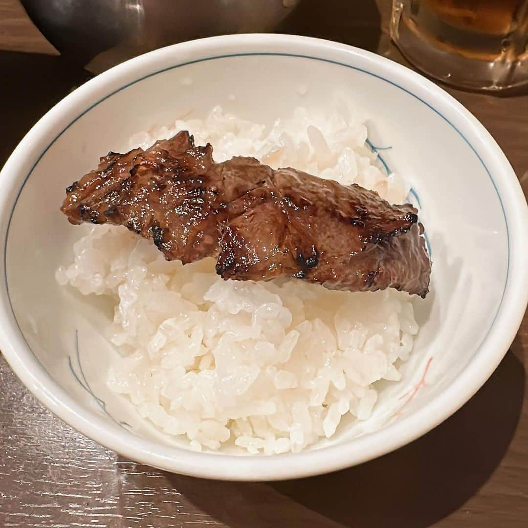 山岸久朗さんのインスタグラム写真 - (山岸久朗Instagram)「堺市津久野の「焼肉もりもと」初訪問。  おさむちゃんのメニューにかなり近くて驚いた😆 素晴らしい内容でした😊  最後の写真のテーマは「隠と陽」です😆  #焼肉もりもと #生センマイ #松寿司の大将 #カフェスタグラム #寝る男 #ほとんど寝てた #津久野 #津久野グルメ #津久野駅 #堺 #堺市 #堺グルメ #堺焼肉 #グッチドラえもん #ドラえもんグッチ #sakai #sakaicity  #guccidoraemon  #guccixdoraemon」11月1日 18時01分 - yamaben