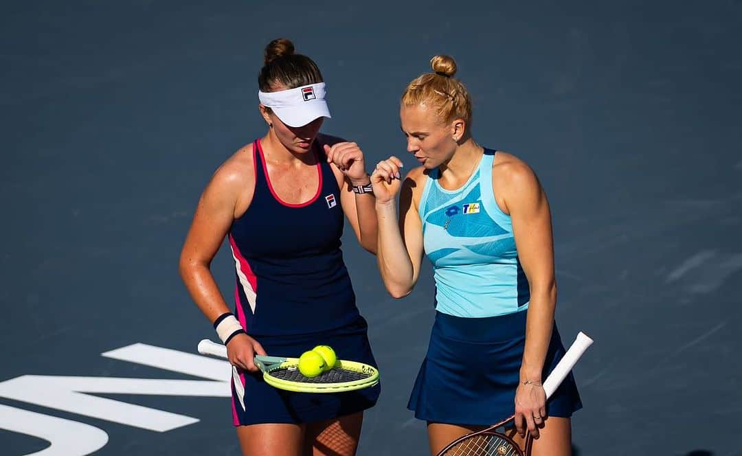 カテリナ・シニアコバさんのインスタグラム写真 - (カテリナ・シニアコバInstagram)「#wtafinals @bkrejcikova」11月1日 18時02分 - siniakovakaterina