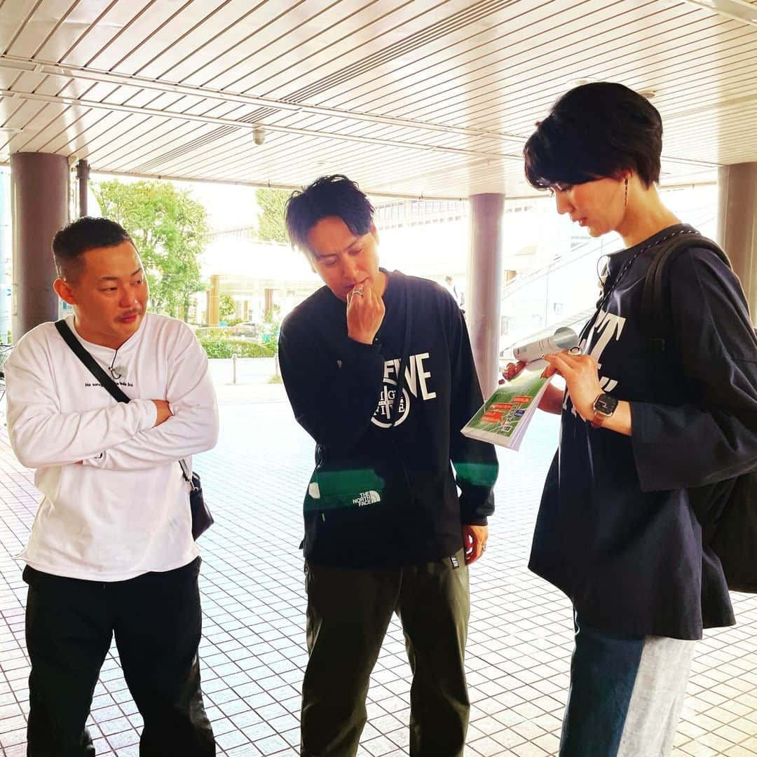 テレビ東京「太川蛭子の旅バラ」さんのインスタグラム写真 - (テレビ東京「太川蛭子の旅バラ」Instagram)「皆様 『ローカル路線バス乗り継ぎ対決旅 街ガチャ争奪バトル』🔥 このあとすぐです！  どちらのチームも一歩も譲らないデッドヒート！  リーダー達の奇跡の引きにより、思いもよらない展開に・・・！   果たして勝利の栄光を掴むのはインテリチームか体育会チームか？ 答えはこのあとすぐです！ お楽しみに😊  #テレビ東京 #テレ東 #水バラ #ローカル路線バス乗り継ぎ #街ガチャ #ガチャ #市川紗椰 #パックン #ザマミィ林田 #林田洋平 #三代目jsoulbrothers #山下健二郎 #栗原恵 #ザマミィ酒井 #酒井貴士 #体育会 #インテリ #大宮 #川越 #バス旅 #対決 #新企画」11月1日 18時18分 - tvtokyo_tagaebi