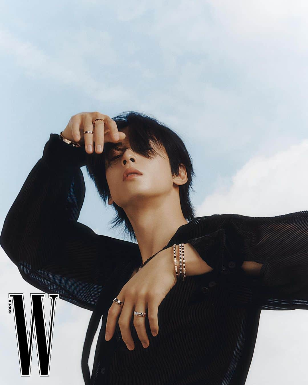 Chaumetさんのインスタグラム写真 - (ChaumetInstagram)「@eunwo.o_c shines bright in Chaumet's elegant Bee My Love and Liens collections, stealing the spotlight in @wkorea's latest issue.   #Chaumet #BeeMyLove #StoriesofLiens #CelebritiesInChaumet」11月1日 18時15分 - chaumetofficial