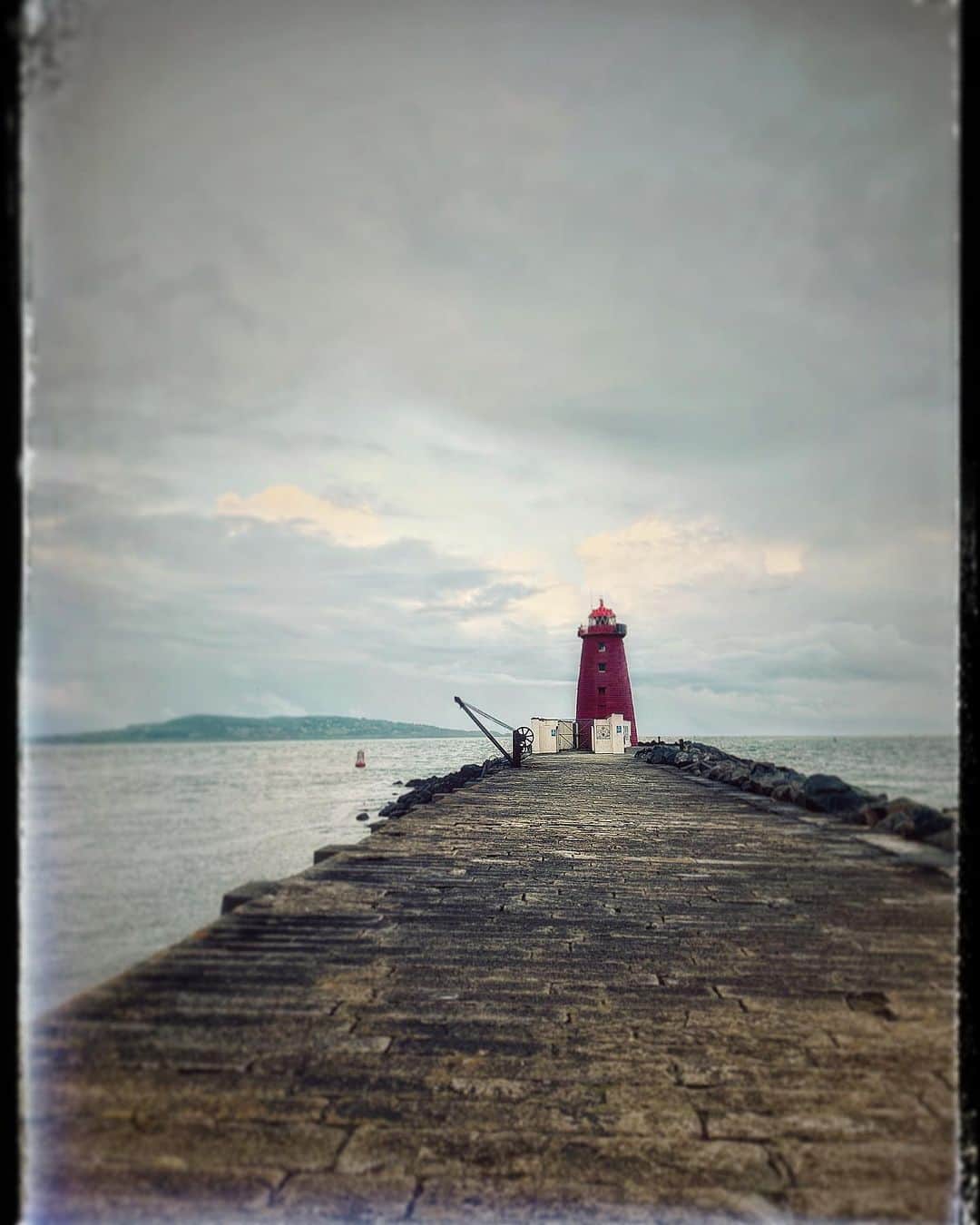 デビッド・モリシーのインスタグラム：「Dublin Bay」