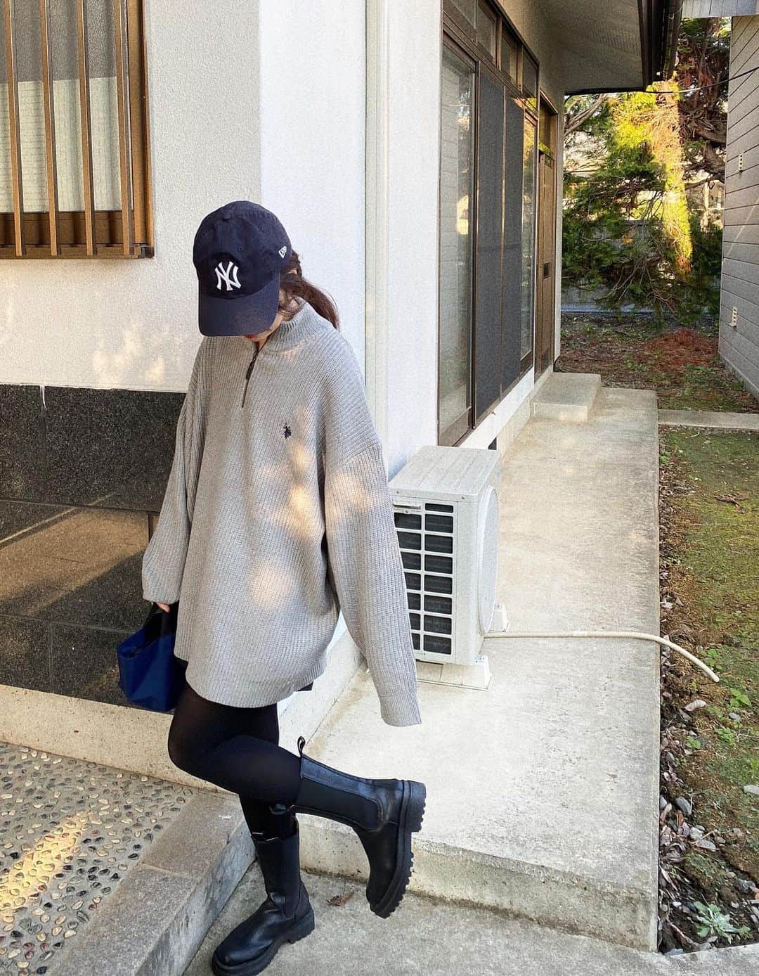 manamisotayutaのインスタグラム：「〻𝕔𝕠𝕣𝕕𝕚𝕟𝕒𝕥𝕖〻  @wego_official  のUSPOLOハーフジップニット❤︎ スウェットも持ってるけど、ニットもかわいい🩶 おっきめをミニワンピっぽく♪  @wego_zozo  をcheck❤︎❤︎  ＊ ＊ #pr#zozotown購入品 #zozotown  #wego#ウィゴー #USPOLO#ニットコーデ  #ママコーデ#アラフォーコーデ #locari#mamagirl #mineby3mootd  #大人カジュアル #大人コーデ#秋コーデ」