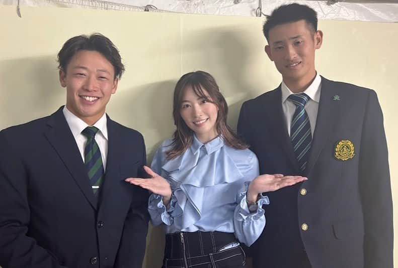 松井珠理奈さんのインスタグラム写真 - (松井珠理奈Instagram)「山本昌さんからドラフトルーキーの草加勝投手と辻本倫太郎選手をご紹介していただきました⚾️💙  名古屋へようこそ〜🐲💙  これからのご活躍楽しみにしています🔥✨  春季キャンプ応援に行きたいなぁ🌸✨  今日から始まった秋季キャンプも応援しています🍁✨  #ドラゴンズブルー  #💙  #dragons  #中日ドラゴンズ  #秋季キャンプ  #ドラゴンズ  #ドラフト  #ルーキー  #山本昌 さん yamamotomasa34  #草加勝 投手 @kskso_18  #辻本倫太郎 選手 @rintaro.tsujimoto  #愛知  #名古屋  #地元  #野球  #スポーツ #baseball  #sports  #aichi  #nagoya」11月1日 18時22分 - jurinamatsui3