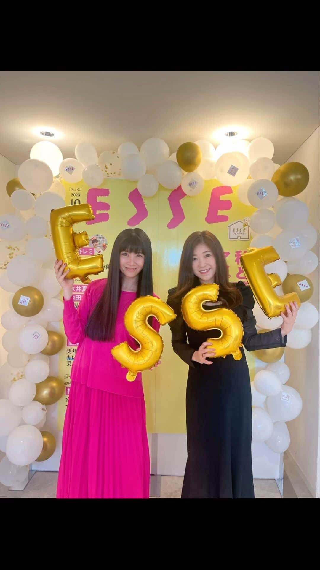 外村美姫のインスタグラム：「【ESSEファンパーティー2023】4年ぶりの開催に参加させて頂きました。 @esse_online @esse_platinuminfluencer   #コーセーマルホファーマ 様のトークショーに参加させて頂き、 @carte.beauty 様よりカルテhd (化粧水・乳液・クレンジング)をお試しさせて頂きました。  季節的にも急に乾燥が気になるこの季節。元々大好きだったこのシリーズが使えるって幸せ。 トータルビューティーアドバイザーの永井真理子さん、コーセーマルホファーマ内田小巻さんの「乾燥・肌荒れと正しいスキンケア」トークショーにも参加させて頂き、 保湿の重要性を再確認。  保水有効成分ヘパリン類似物質HD配合スキンケア!! 肌の保湿に大切なうるおい構造に働きかけ、肌のうるおいをサポート。うるおい溢れる健やかな肌へ!! 乾燥肌に潤いを与える #ヘパリン 類似物質hd配合。高保湿が期待出来るので、しっかり汚れを落としてから、しっとり仕上げでなめらか潤い肌へ。なめらかに伸びて、乾燥肌に悩む私にも感激の使い心地。毎日続けます。スキンケアっていいね。  @yocco0722 ご一緒してくれて有難う!!  #PR #カルテHD #ヘパリン類似物質 #ESSE #ESSEファンパーティー2023 #esseプラチナインフルエンサー #ローション #エマルジョン #カルテhd #化粧水 #美容液 #クレンジング #ゆらぎ肌 #スキンケア #美容 #外村美姫 #コスメ #コスメレポ #保湿 #保湿ケア #乾燥 #乾燥肌 #乾燥対策 #乾燥肌対策 #乾燥肌ケア #肌ケア #肌」