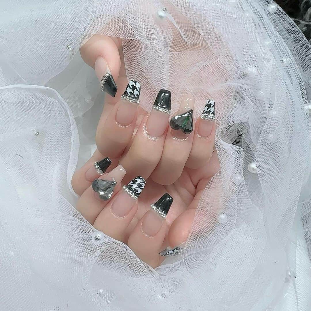 のインスタグラム：「, 𝐍𝐞𝐰 𝐧𝐚𝐢𝐥𝐬🖤」