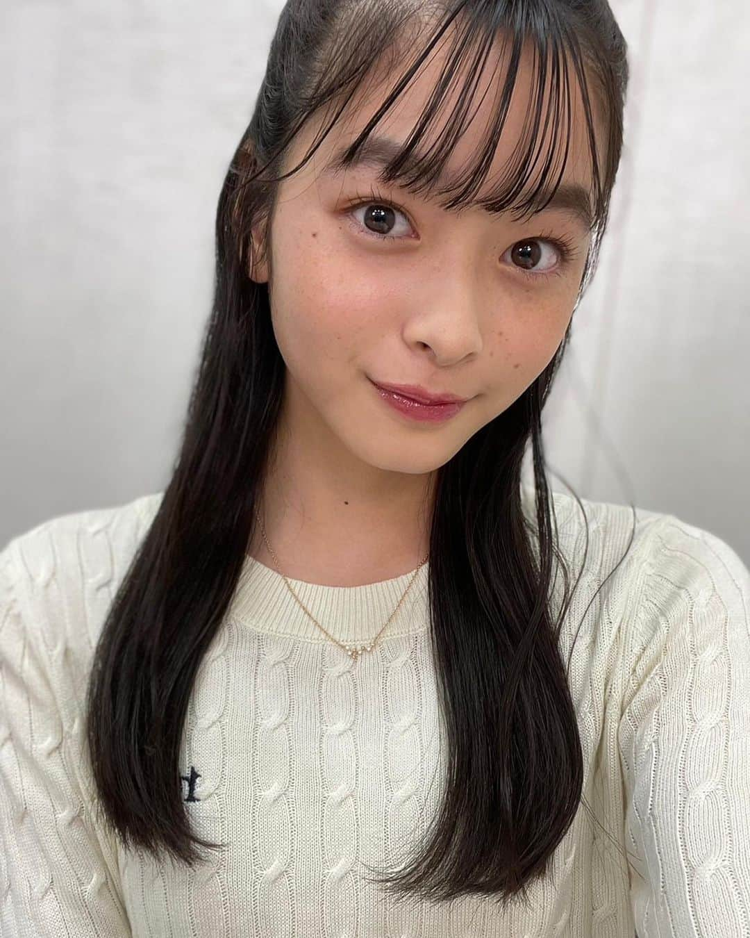 滝口芽里衣さんのインスタグラム写真 - (滝口芽里衣Instagram)「.  本日Seventeen秋冬号発売です！  ぜひゲットしてね〜🎶  なんと、ゲッターズさんに占って頂きました！ドキドキでした💓 詳しくはセブンティーン公式YouTubeをチェックしてね！  #PR #セブンティーン #seventeen #専属モデル #model #秋冬号 #発売 #ゲッターズ飯田 さん #占い #11月 #運勢 #youtube #私服 #私服コーデ #スターダストプロモーション #滝口芽里衣 #ljc #jc3 #08」11月1日 18時48分 - merii_takiguchi_official