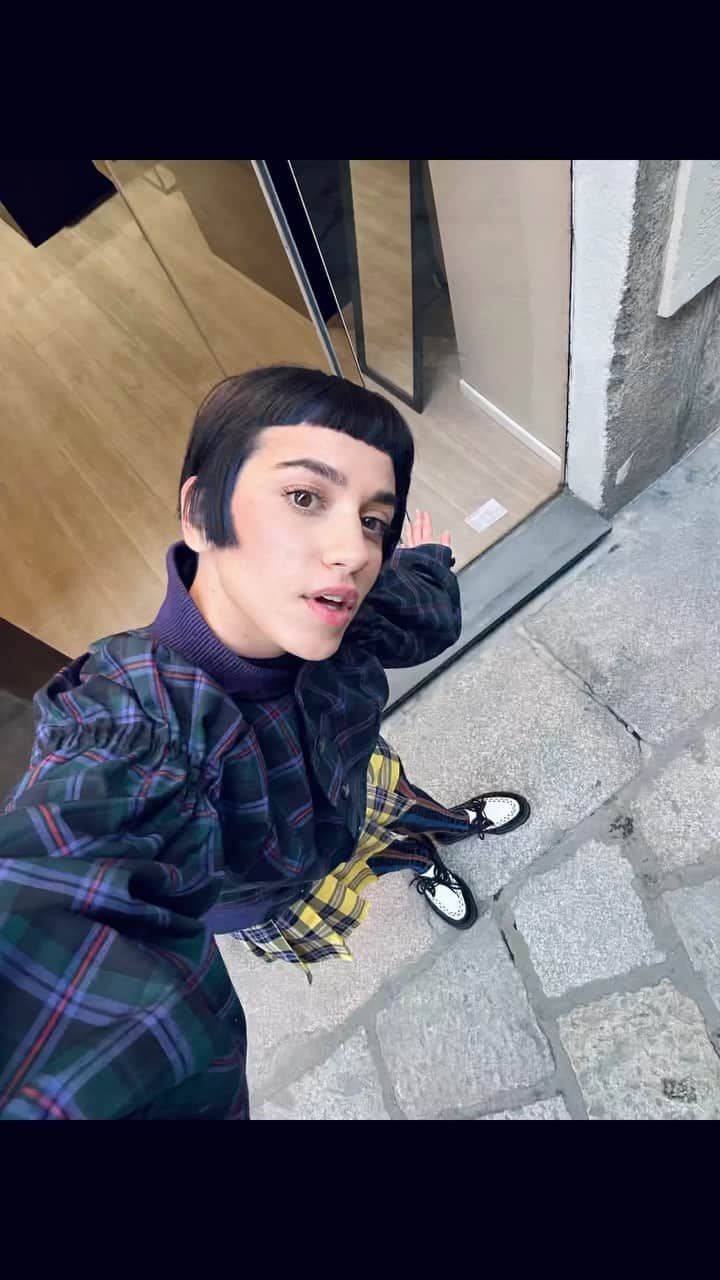 ジョージコックスのインスタグラム：「Come with me to the @georgecoxfootwear pop-up in Milan. Discover the brutal creepers and find your own style in this iconic city! Come by before it’s too late – open until this Sunday 05/10. 📍George Cox, Via della Spiga, 2920121 Milano」