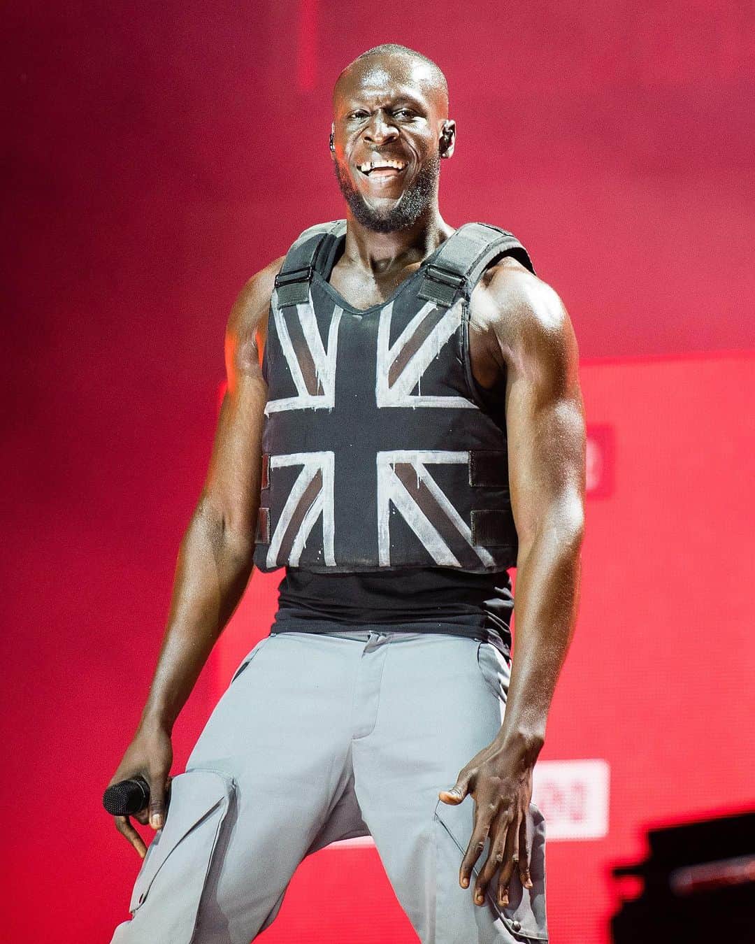 ELLE UKのインスタグラム：「Historic work and music from the artist like Stormzy, Benjamin Zephaniah and Little Simz are set to be included in the V&A East's newly announced The Music Is Black exhibition.  The landmark immersive exhibition is set to open in 2025 at the brand new V&A East Museum, East Bank (a new cultural and education destination within the Queen Elizabeth Olympic Park), and will shine a spotlight on the extraordinary contribution Black British music has made to culture, both at home and abroad.  Read more at the link in our bio.」