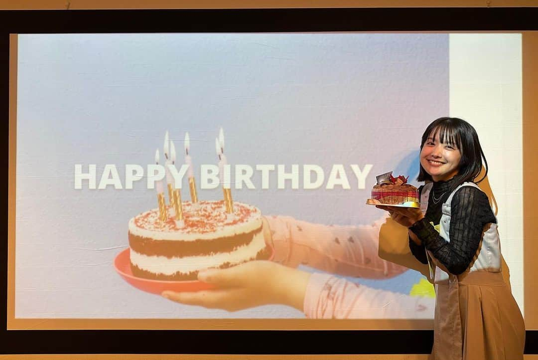 髙橋明日香さんのインスタグラム写真 - (髙橋明日香Instagram)「お誕生日当日に こんなにたくさんの友達に祝ってもらった🎂 楽しすぎて幸せな時間でした🥰  みんなありがとう♡」11月1日 19時00分 - asuka_takahashi1019