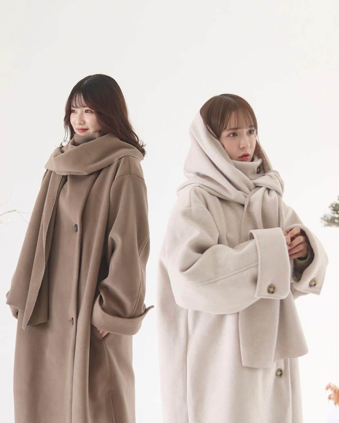 mellowneonのインスタグラム：「. 11/3 12:00~ new release 🏷  " mulchway muffler set coat " BEIGE / MOCABROWN /  ¥15,990(税込) 発売から3日間限定 1,000円オフクーポン対象✍🏻♡  1枚で様々な着方を楽しめる マフラーセットコート。  スタンドカラーにすることができ、 これからの季節も 暖かく着用いただけます。  大きめの襟は寝かせてご着用いただいても ポイントになるデザインです。  袖デザインや、柔らかく絶妙なカラーも こだわったポイントです♡  袖口はボタンを外してさらに 長めにご着用も可能です。  model：150cm & 162cm  #mellowneon #2023aw #ロングコート #アウター」