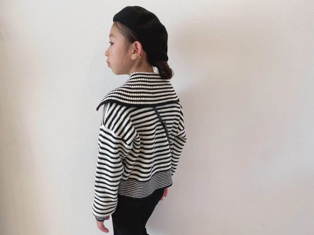 セレクトファッション・ .+*:laule'a*:｡さんのインスタグラム写真 - (セレクトファッション・ .+*:laule'a*:｡Instagram)「﹣New﹣⁡ ⁡⁡ ⁡⁡ ⁡⁡ ⁡⁡ボーダー　カーディガン  ￥2,690  size130-160⁡ ⁡⁡ ⁡⁡ ⁡⁡ ⁡⁡ ⁡⁡ .⁡ ⁡model @__.koko54 ⁡123cm/ 120 130cm相当⁡ ⁡⁡ ⁡⁡ ⁡⁡ .⁡ ⁡⁡カジュアルコーデにもきれいめコーデにも 活躍するボーダーリブニットカーディガン.  大きめ襟とゴールドボタンがアクセントに カーディガンとしてもボタンをしめてトップス 感覚で着るのも◎なアイテムです.⁡ ⁡⁡ ⁡⁡ ⁡⁡ ⁡⁡ ⁡⁡ ⁡⁡ ⁡.⁡ ⁡⁡ ⁡⁡ ⁡⁡ ⁡⁡ ⁡⁡ ⁡⁡⁡⁡⁡⁡⁡⁡⁡⁡⁡⁡⁡⁡⁡⁡⁡⁡⁡⁡#親子#親子おそろい#ママ服#おやこーで #親子おそろいコーデ#おそろい#リンク#親子おそろい服#トップス#秋#秋新作#秋おそろい⁡プチプラファッション#キッズコーデ#アクセサリー#男の子#キッズファッション#女の子服#子供服#キッズサンダル#女の子ママ# #姉妹#男の子服 #ootd#親子おそろい#ボーダーカーディガン#ボーダーニット」11月1日 19時20分 - laulea_shop