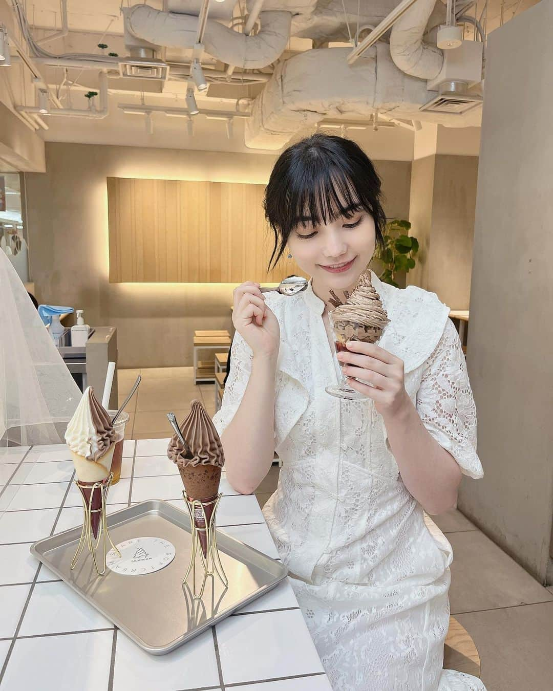 黑嘉嘉（ヘイ・ジャアジャア）のインスタグラム：「好幸福的一天🍦」