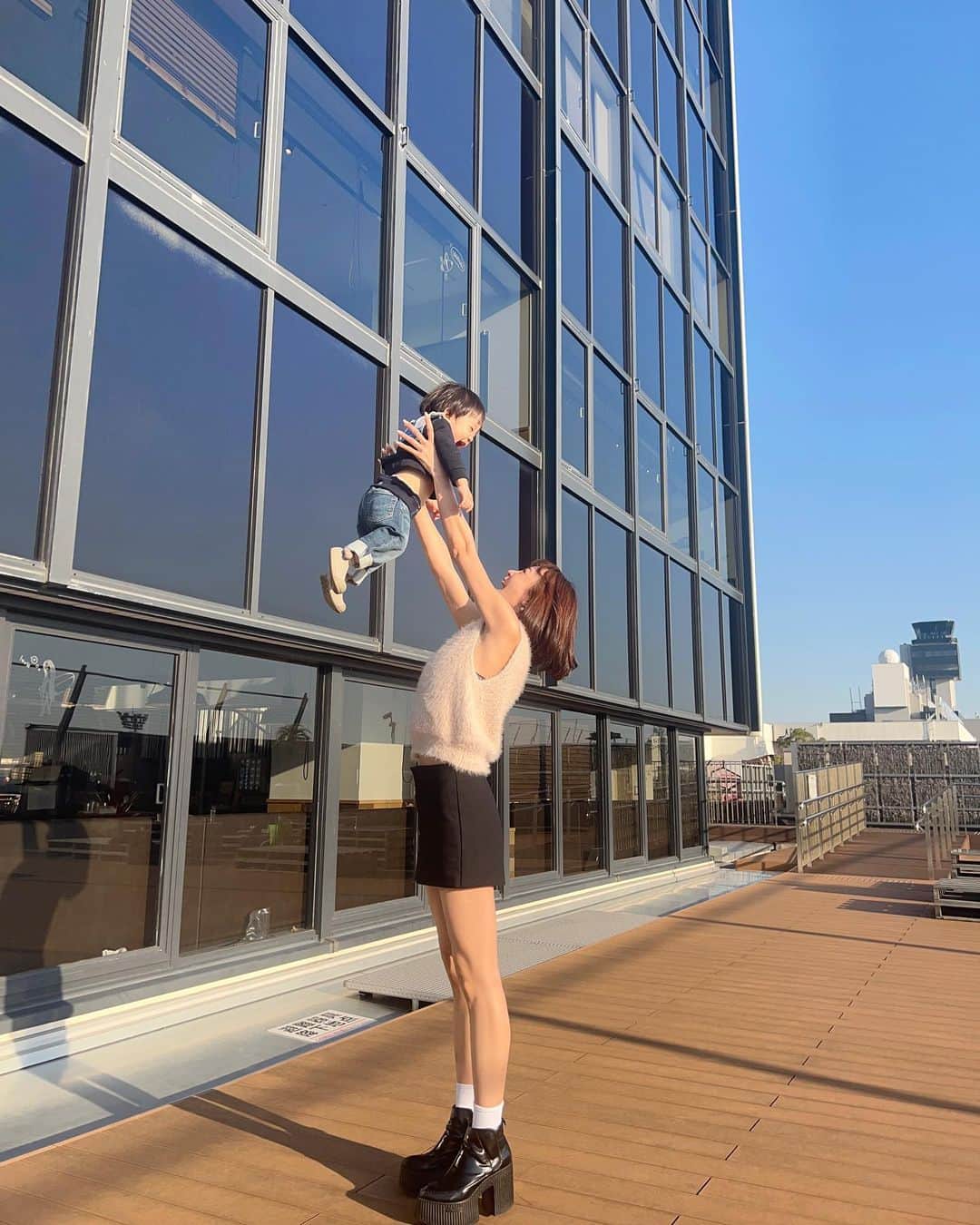 のインスタグラム：「ママの宝物は１歳3ヶ月になりました👶🏻🌈💛  産まれてきてくれてありがとう大好き。！  試すたび、好きが見つかる。届くたび、好きが増えてく。 2023 SHEIN11/11ビッグセール🩷 30万点以上の人気アイテムが限定値下げ！ @sheinofficial  @shein_japan   coupon code:BFPJP204  （12/31まで、お買い上げ金額1～5,999円までは15%OFF、6000円以上は20%OFF)  #SHEIN1111sale#SHEINGoodFinds#SHEINforAll #loveshein #ad #saveinstyle」