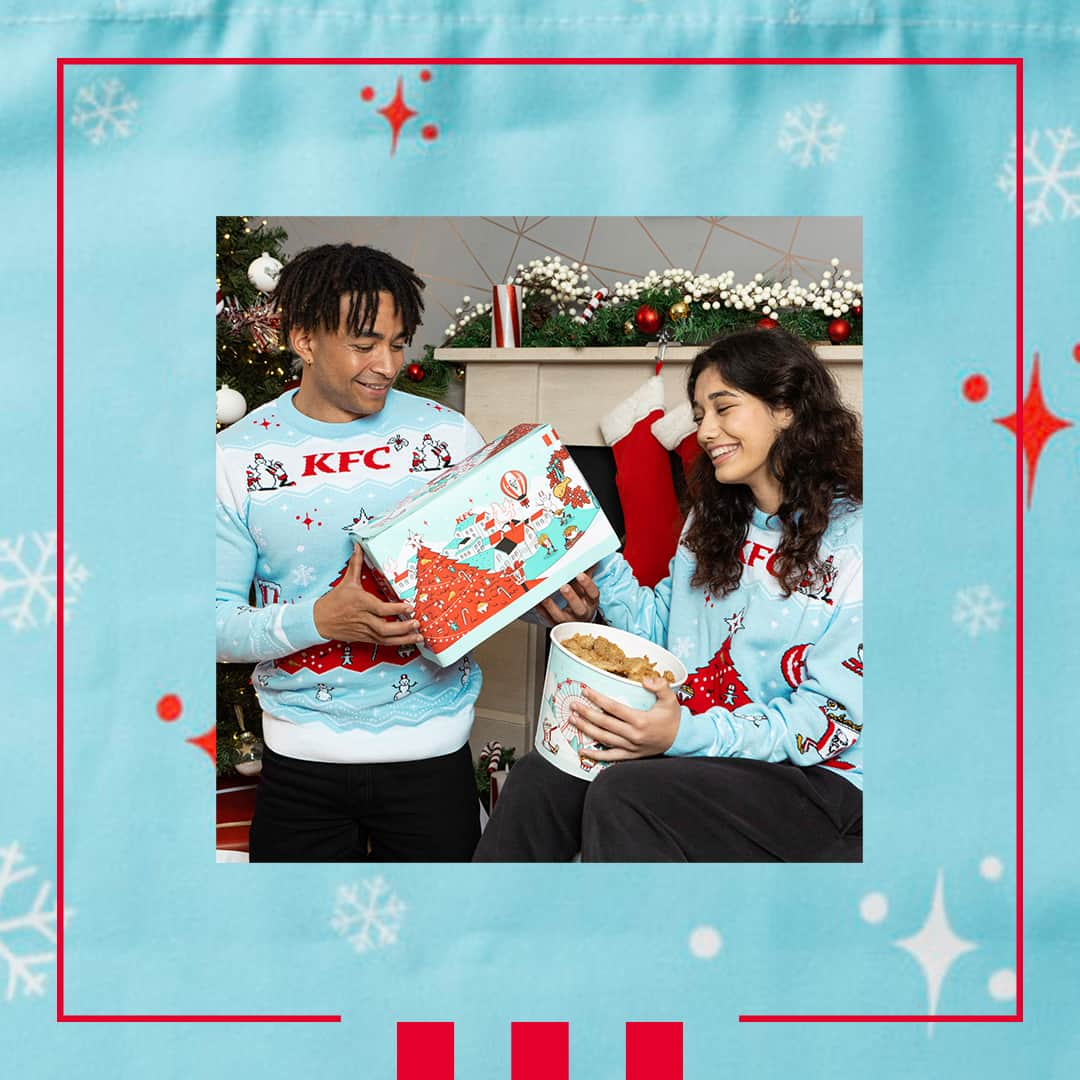 ケンタッキーフライドチキンさんのインスタグラム写真 - (ケンタッキーフライドチキンInstagram)「Get the perfect gift for every KFC fan on your list 🎁 Introducing our Holiday Collection, inspired by our holiday bucket, at the link in bio.​」11月2日 1時01分 - kfc